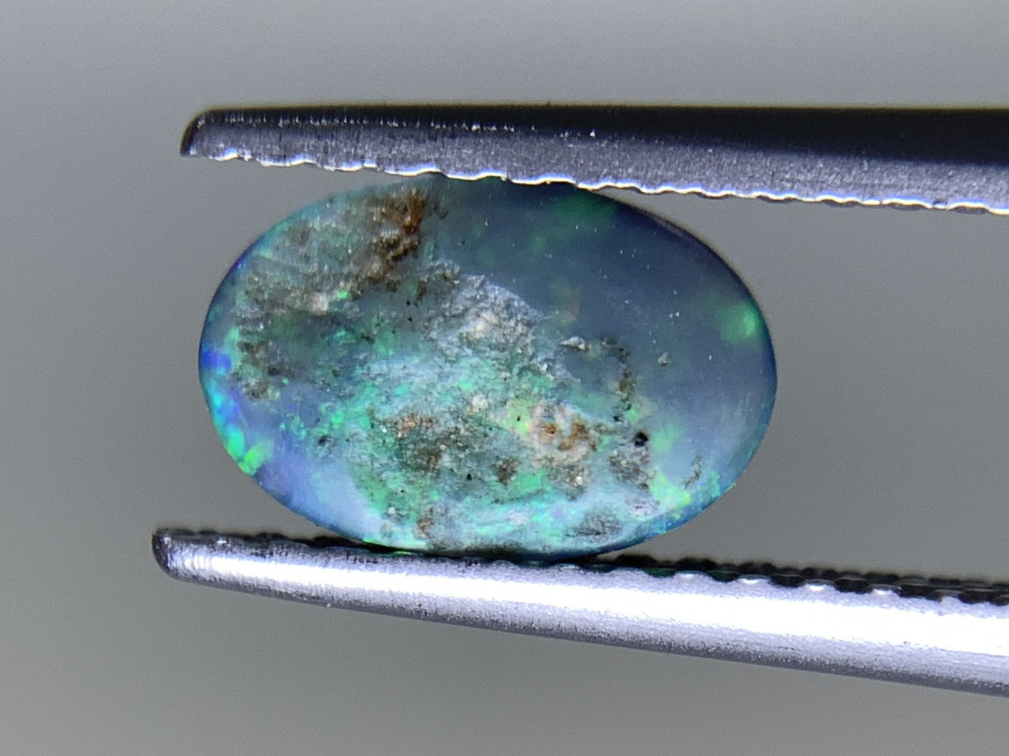 ブラックオパール  天然  0.562ct  宝石ソーティング付き  8.0㎜×5.3㎜×2.0㎜  ルース（ 裸石 ）  5181Y