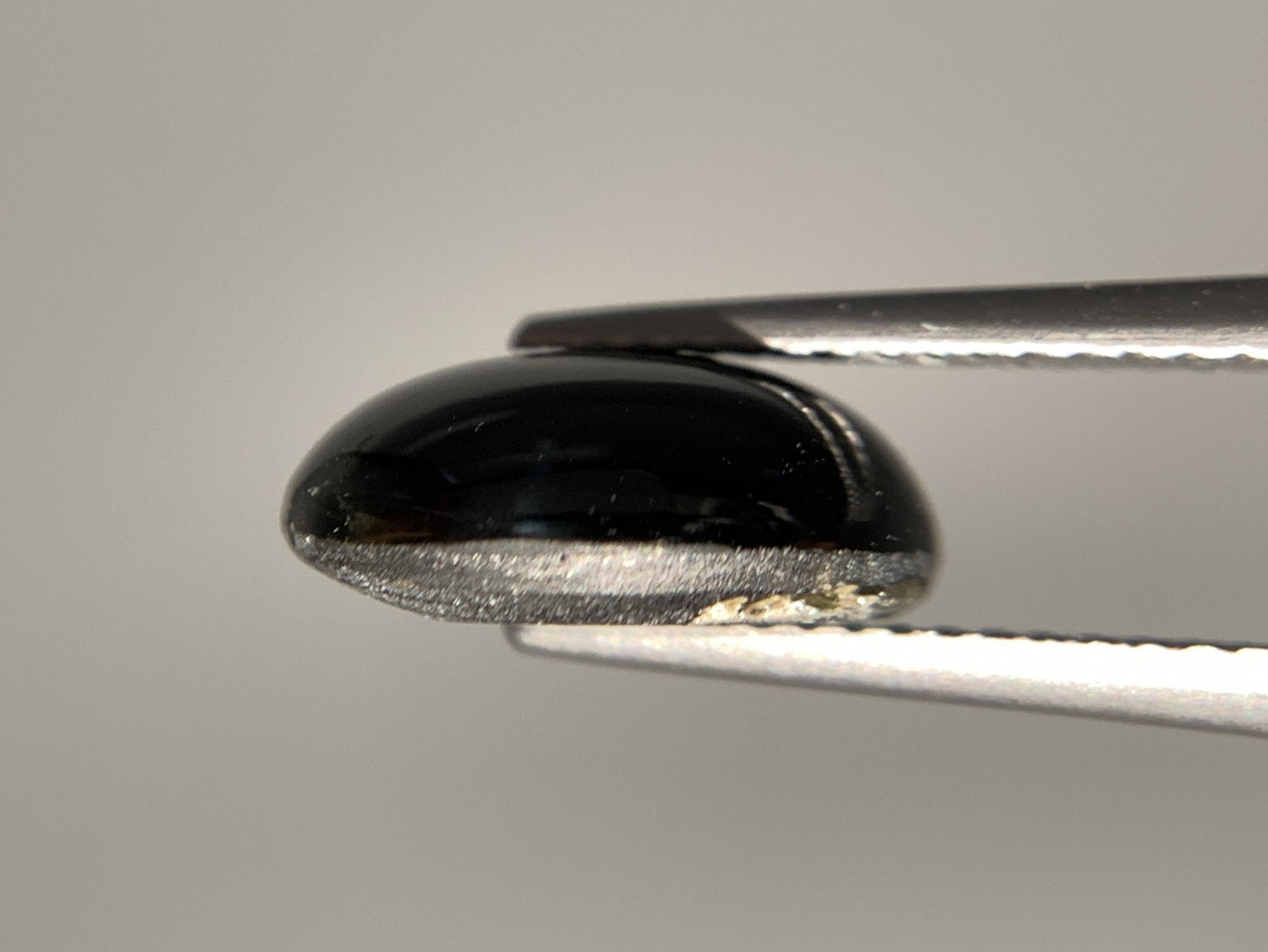 ブラックスターサファイア 天然 6.486ct 宝石ソーティング付き 11.9㎜×9.8㎜×4.8㎜ ルース（ 裸石 ） 7971Y