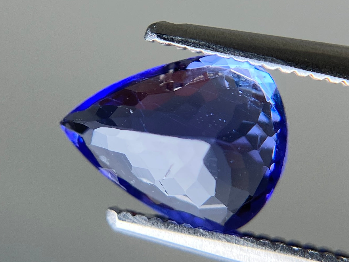 タンザナイト 天然 1.628ct 宝石ソーティング付き 8.9㎜×6.8㎜×4.2㎜ ルース（ 裸石 ） 7516YY