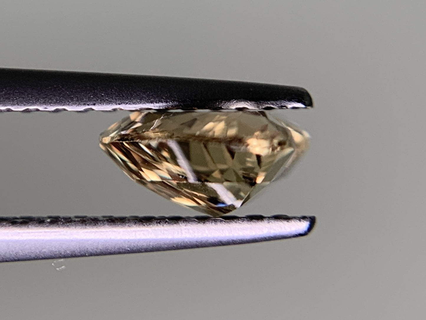 サファイア 1.53ct  GIA宝石鑑別書付き  No Heat 6.59㎜×8.60㎜×3.41㎜   ルース（ 裸石 ）   4317Y