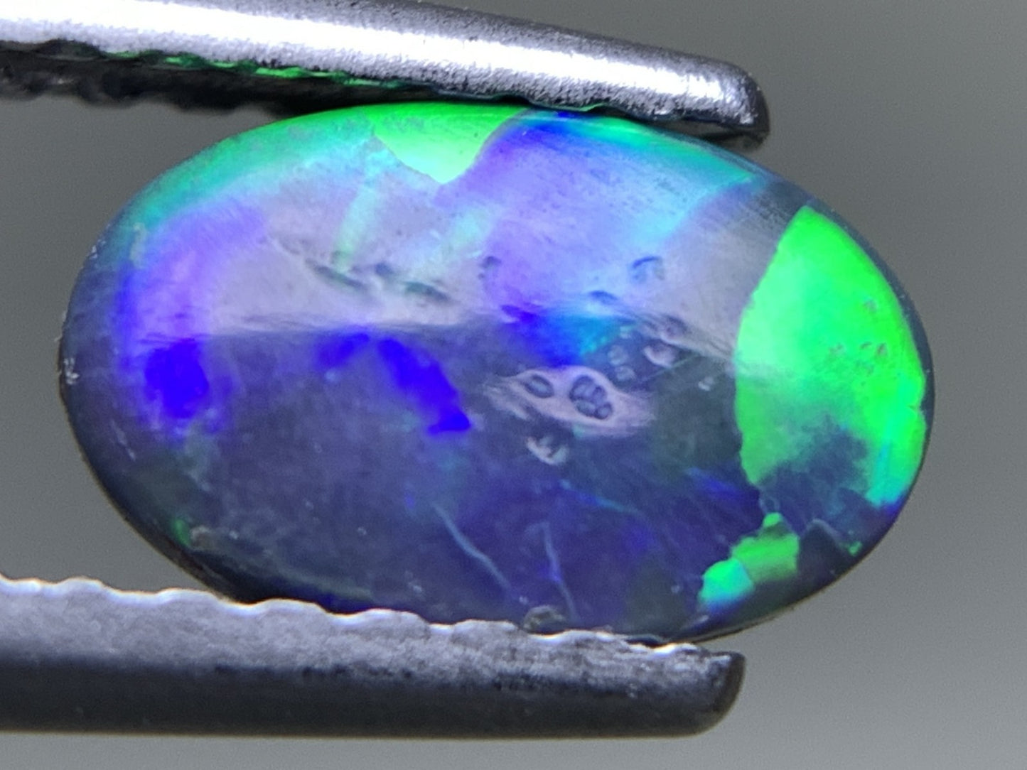 ブラックオパール  天然  0.441ct  宝石ソーティング付き  7.4㎜×4.8㎜×1.7㎜  ルース（ 裸石 ）  5179Y