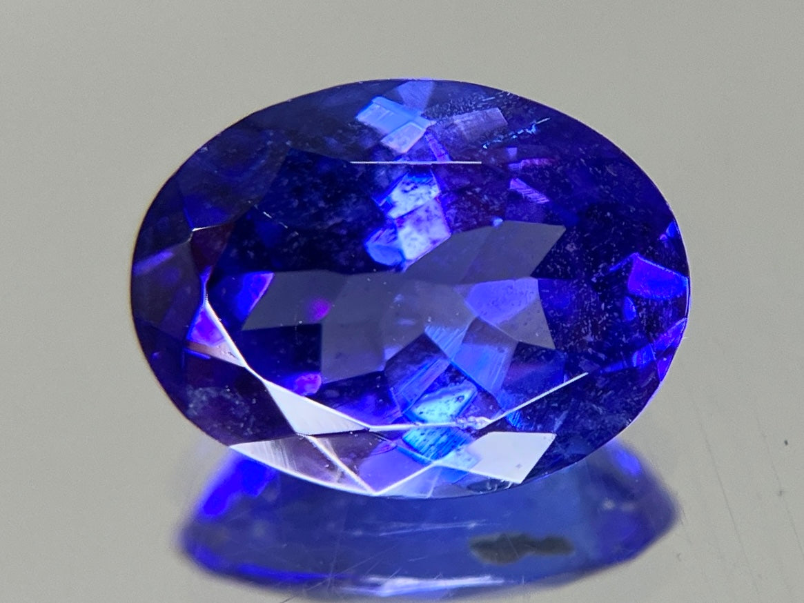 タンザナイト 天然 2.185ct 宝石ソーティング付き 9.7㎜×7.2㎜×4.5㎜ ルース（ 裸石 ） 7510YY