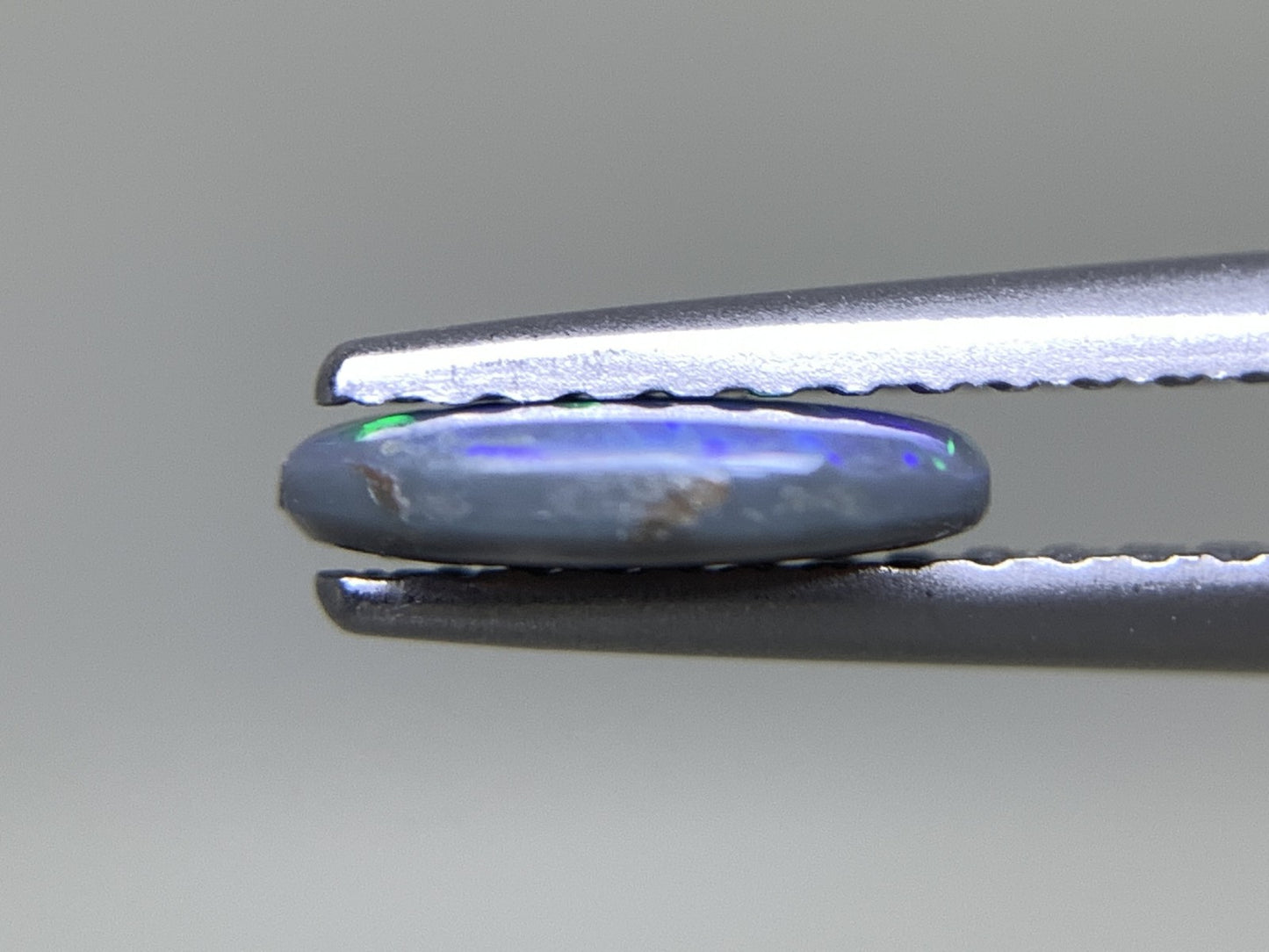 ブラックオパール  天然  0.441ct  宝石ソーティング付き  7.4㎜×4.8㎜×1.7㎜  ルース（ 裸石 ）  5179Y