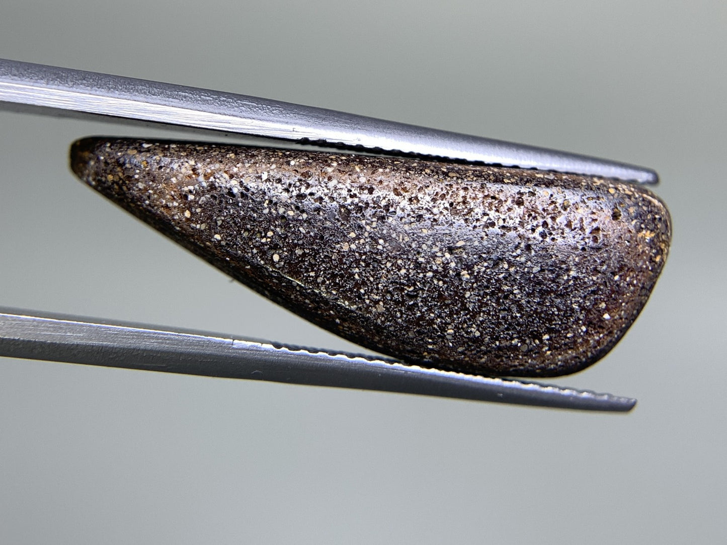 ボルダーオパール 8.285ct 宝石ソーティング付き  27.1㎜×9.5㎜×4.3㎜  ルース（ 裸石 ） 2490Y