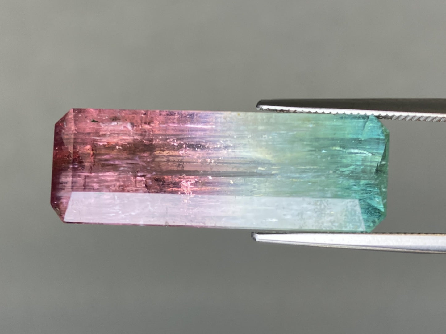 パーティーカラードトルマリン 天然 17.504ct 中央宝石ソーティング付き 30.04㎜×10.51㎜×6.10㎜ ルース（ 裸石 ） 7552YY