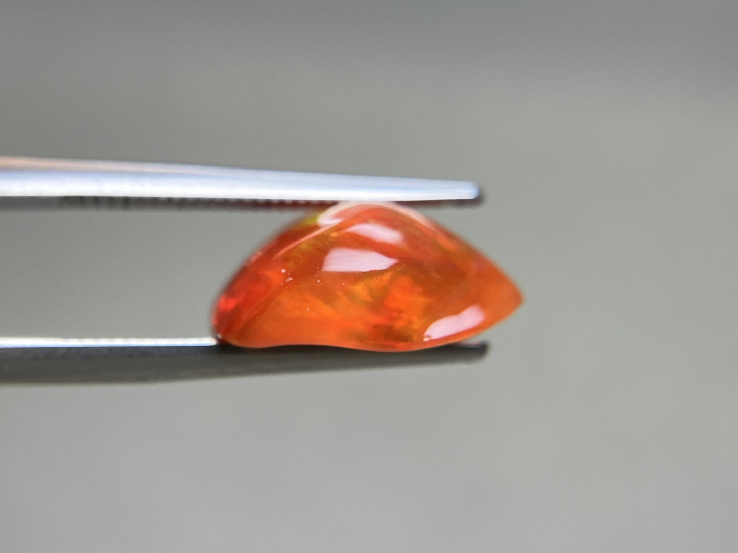 ファイアオパール 天然 6.168ct 宝石ソーティング付き 14.1㎜×11.9㎜×6.9㎜ ルース（ 裸石 ） 7632YY