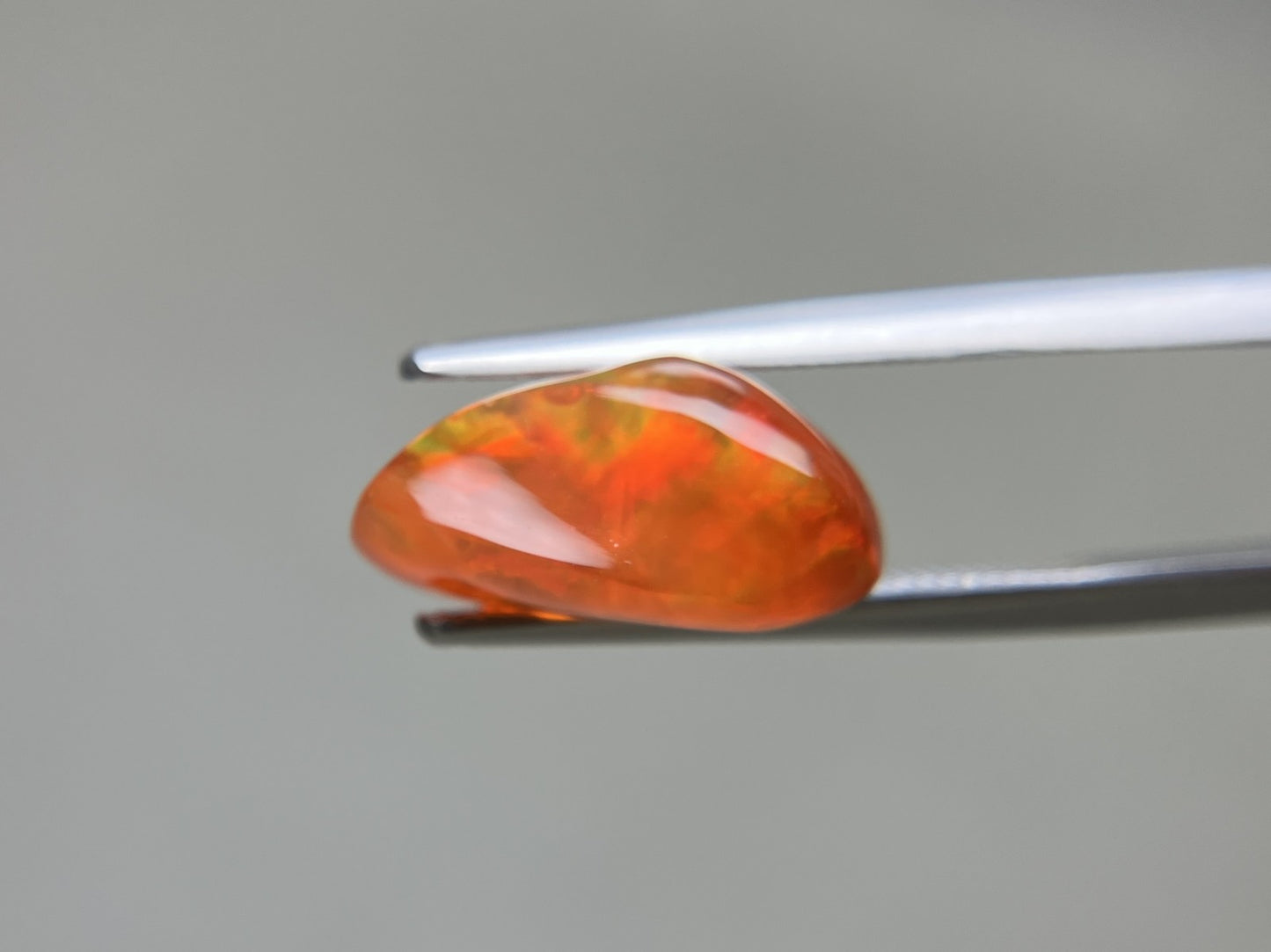 ファイアオパール 天然 6.168ct 宝石ソーティング付き 14.1㎜×11.9㎜×6.9㎜ ルース（ 裸石 ） 7632YY
