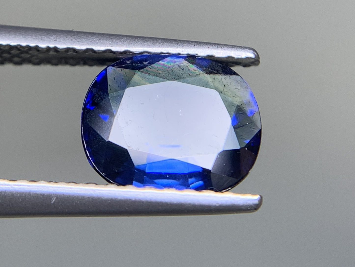 サファイア 2.044ct  宝石ソーティング付き  8.1㎜×6.7㎜×3.7㎜  ルース（ 裸石 ） 1999Y