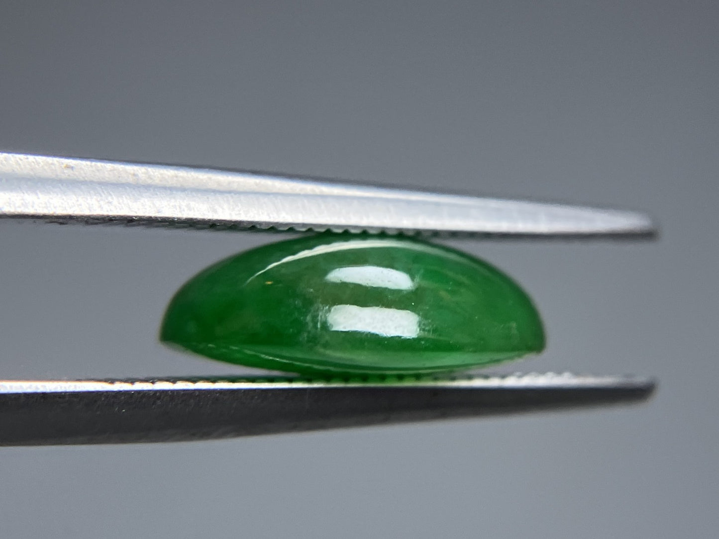 翡翠 4.167ct 宝石ソーティング付き 12.0㎜×8.9㎜×4.2㎜ ルース（ 裸石 ） 4361YY