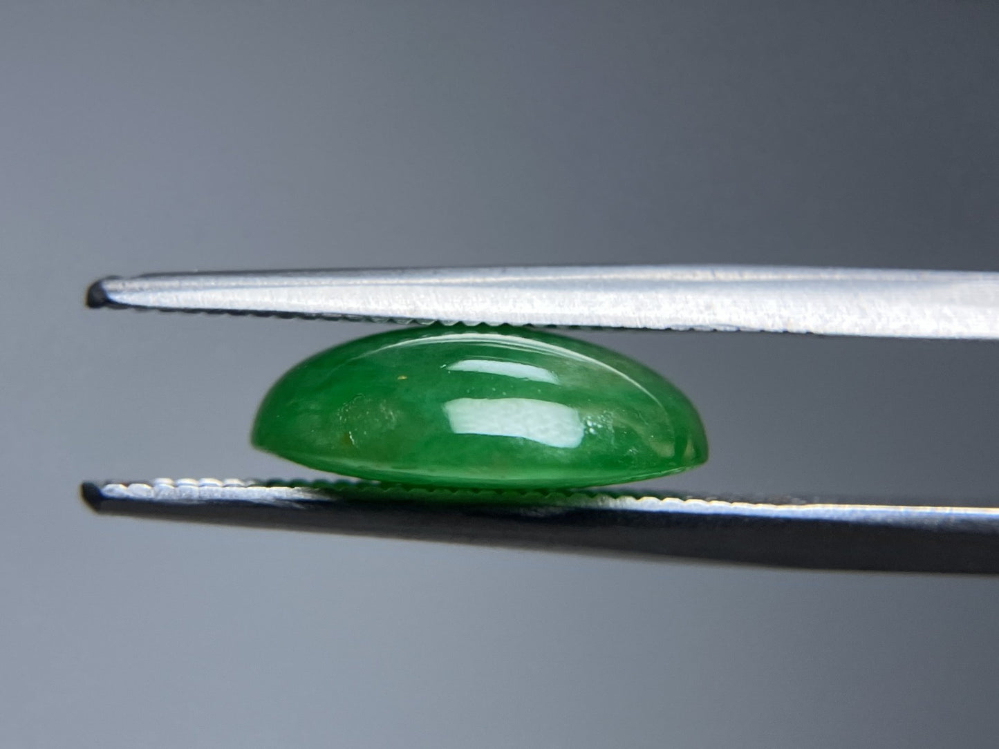 翡翠 4.167ct 宝石ソーティング付き 12.0㎜×8.9㎜×4.2㎜ ルース（ 裸石 ） 4361YY