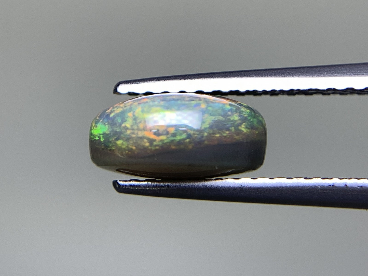 ブラックオパール 1.850ct 宝石ソーティング付き  9.0㎜×7.0㎜×4.3㎜  ルース（ 裸石 ） 2504Y