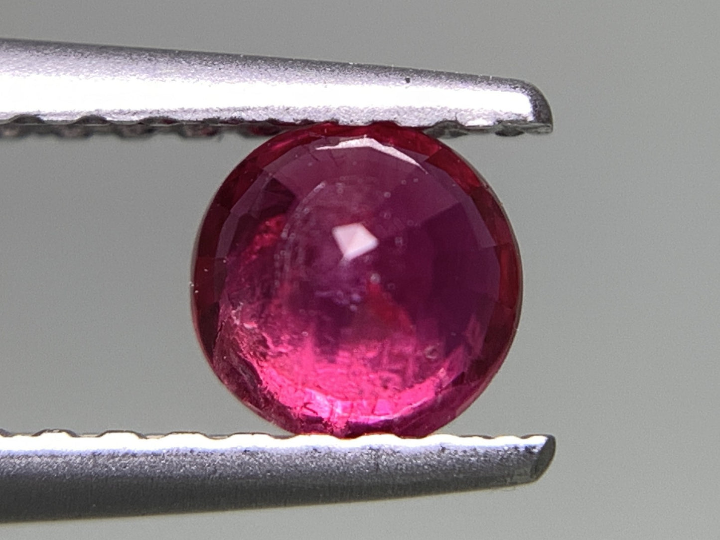 ルビー 天然 0.538ct 宝石ソーティング付き 4.5㎜×4.4㎜×3.0㎜ ルース（ 裸石 ） 8003Y