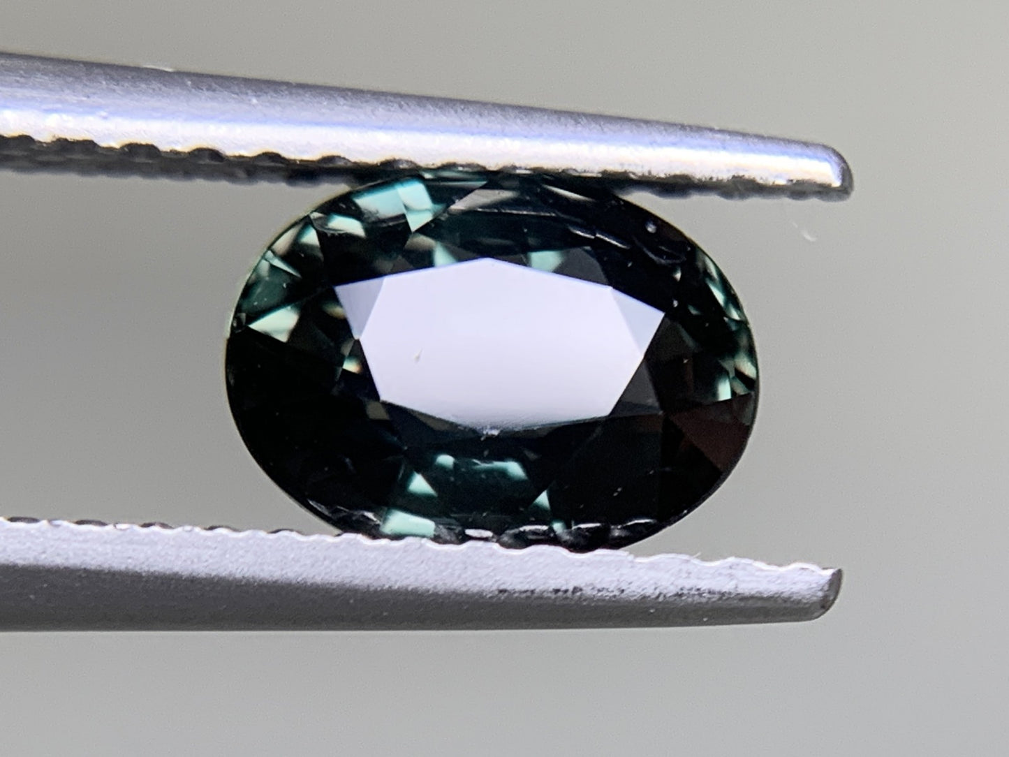 サファイア （カラーチェンジタイプ） 1.463ct  宝石ソーティング付き  7.2㎜×5.5㎜×3.8㎜  ルース（ 裸石 ） 2007Y