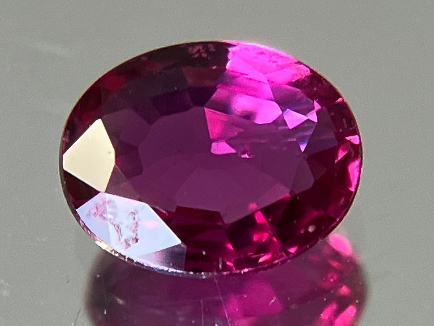 ルビー 天然 0.409ct 宝石ソーティング付き 5.1㎜×4.0㎜×1.7㎜ ルース（ 裸石 ） 7607YY