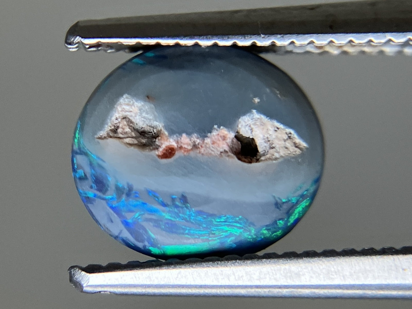 ブラックオパール 1.110ct  中央宝石ソーティング付き  7.9㎜×7.0㎜×3.4㎜  天然 ルース（ 裸石 ） 4359YY