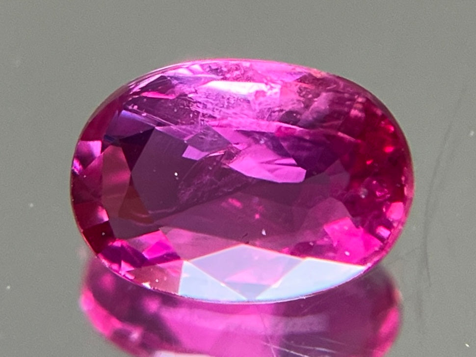 ルビー 天然 0.638ct 宝石ソーティング付き 6.2㎜×4.4㎜×2.1㎜ ルース（ 裸石 ） 7603YY