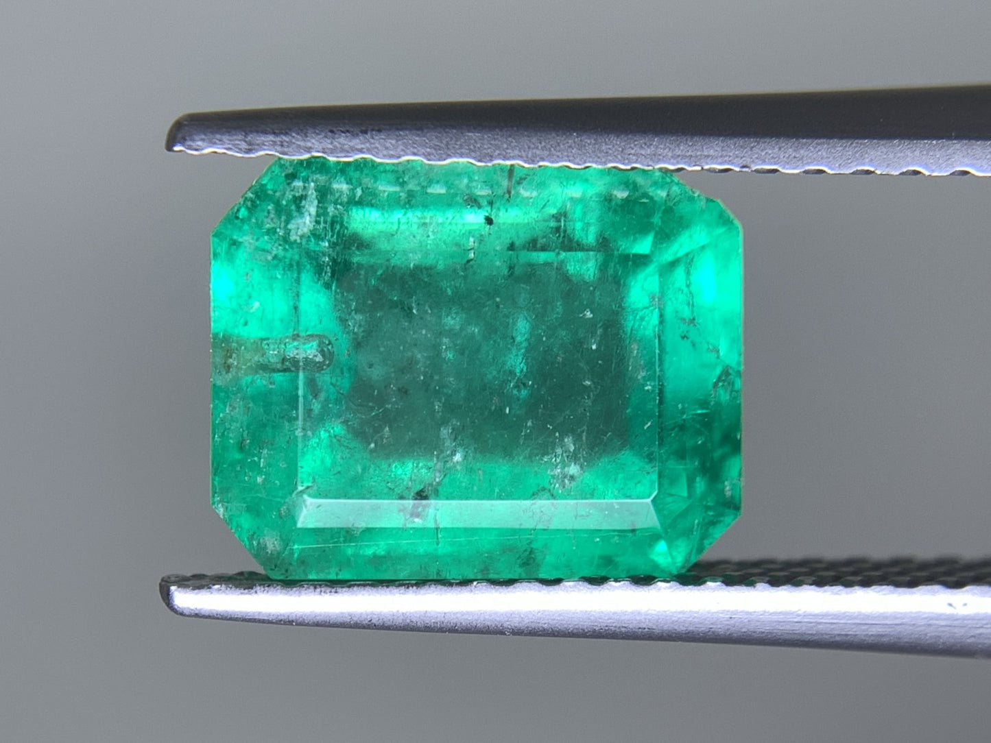 エメラルド 天然  3.413ct  宝石ソーティング付き  9.7㎜×7.8㎜×5.6㎜  ルース（ 裸石 ）  5246Y