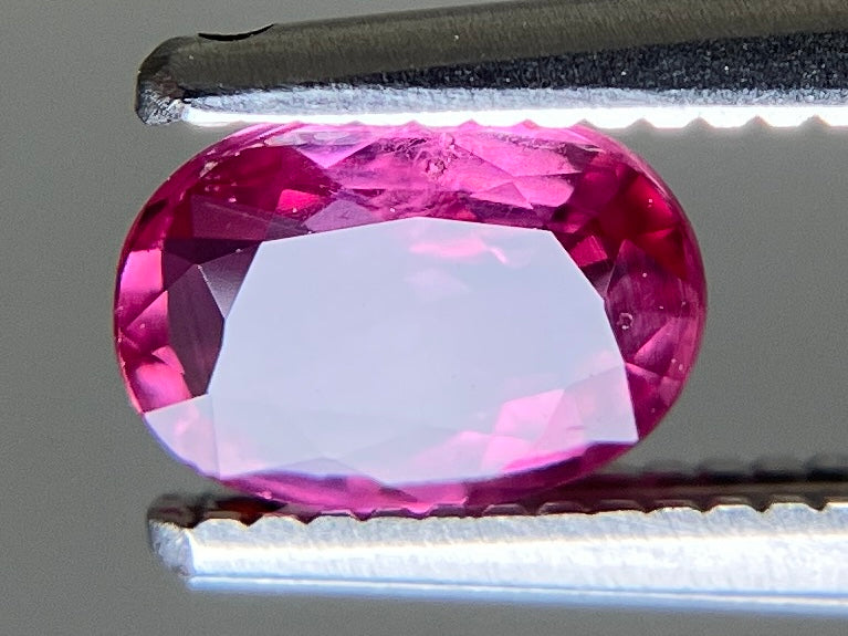 ルビー 天然 0.638ct 宝石ソーティング付き 6.2㎜×4.4㎜×2.1㎜ ルース（ 裸石 ） 7603YY