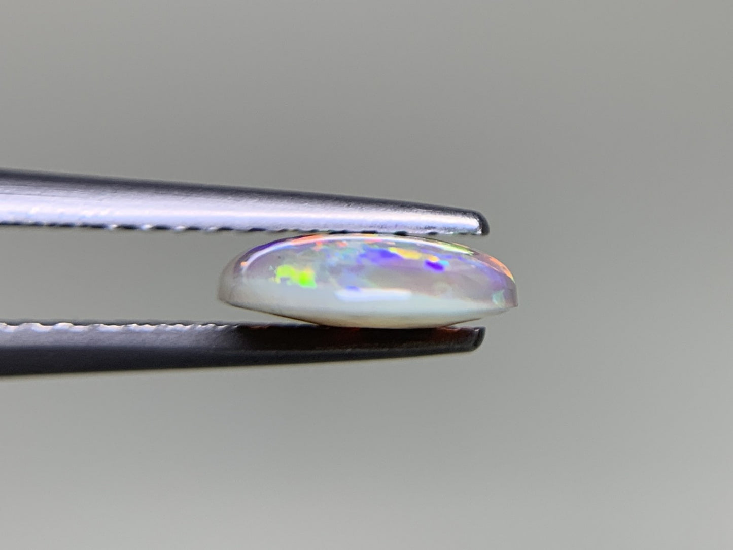 ブラックオパール 1.186ct 宝石ソーティング付き  10.1㎜×7.9㎜×2.4㎜  ルース（ 裸石 ） 3848Y