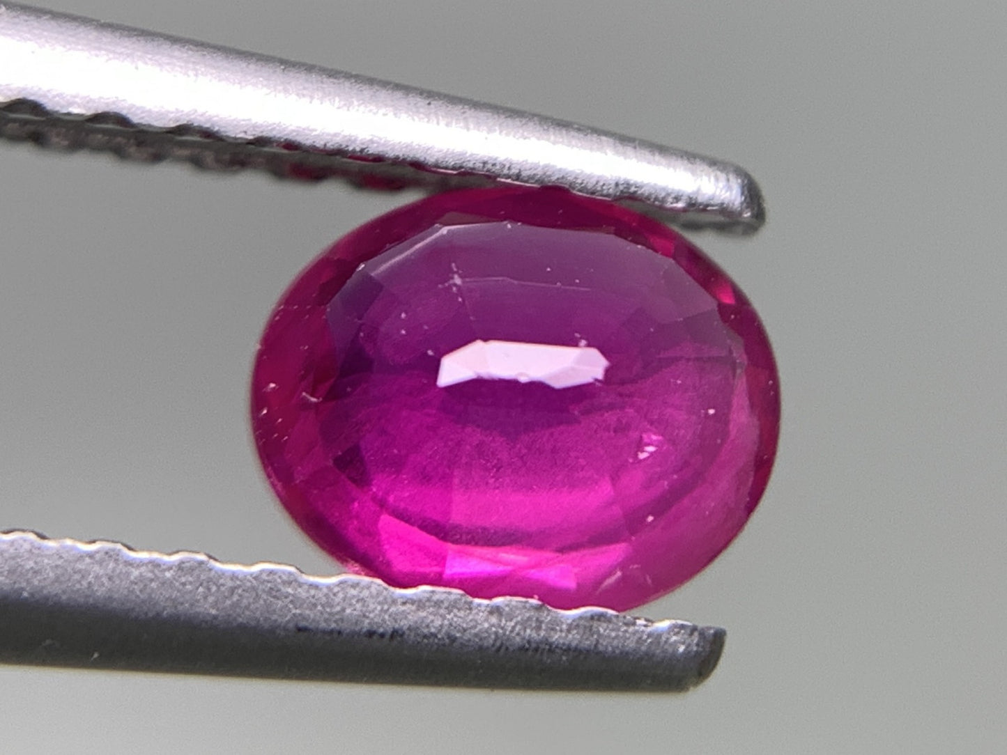 ルビー 天然 0.562ct 宝石ソーティング付き 5.5㎜×4.6㎜×2.2㎜ ルース（ 裸石 ） 8011Y