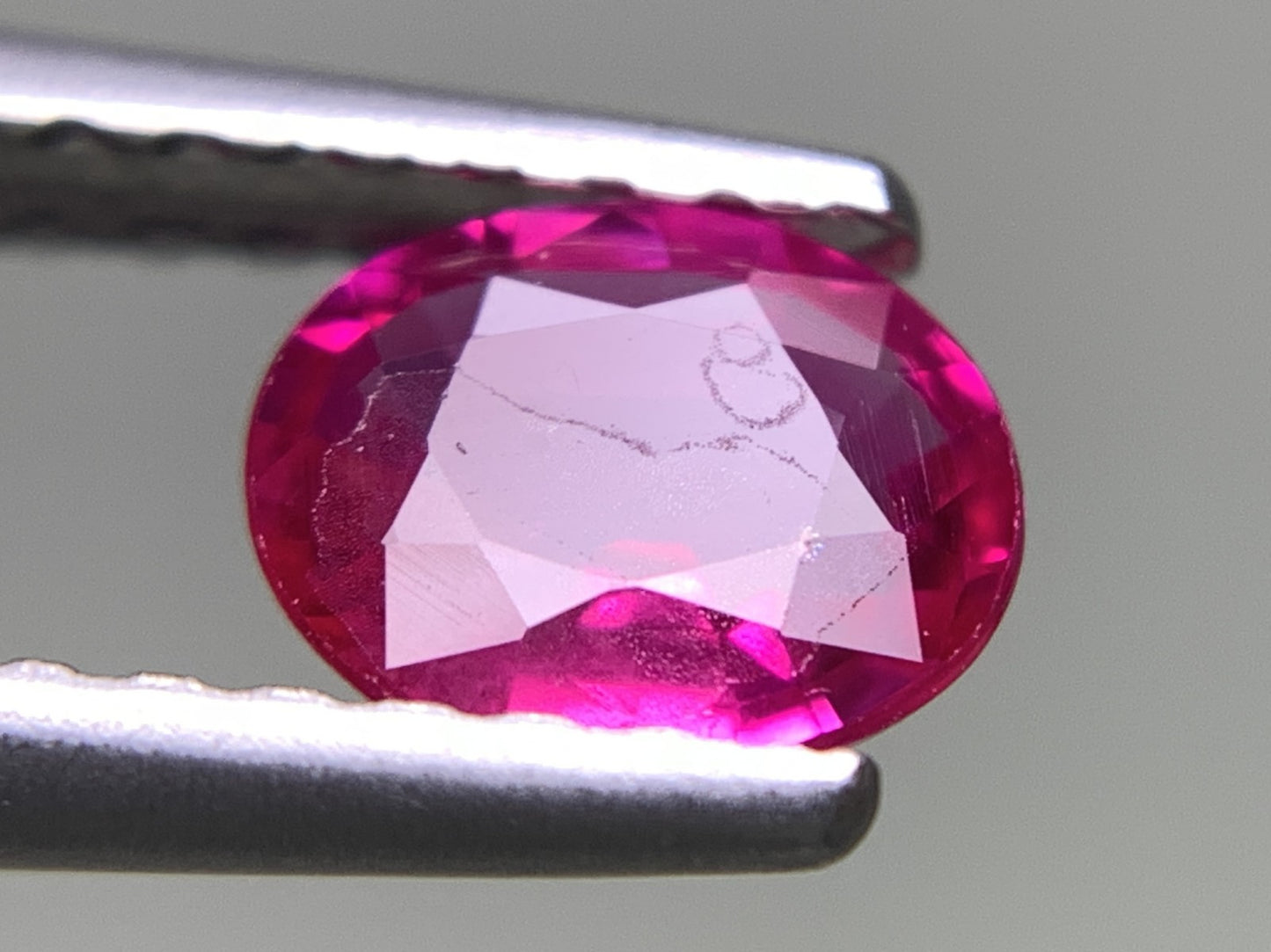 ルビー 天然 0.562ct 宝石ソーティング付き 5.5㎜×4.6㎜×2.2㎜ ルース（ 裸石 ） 8011Y