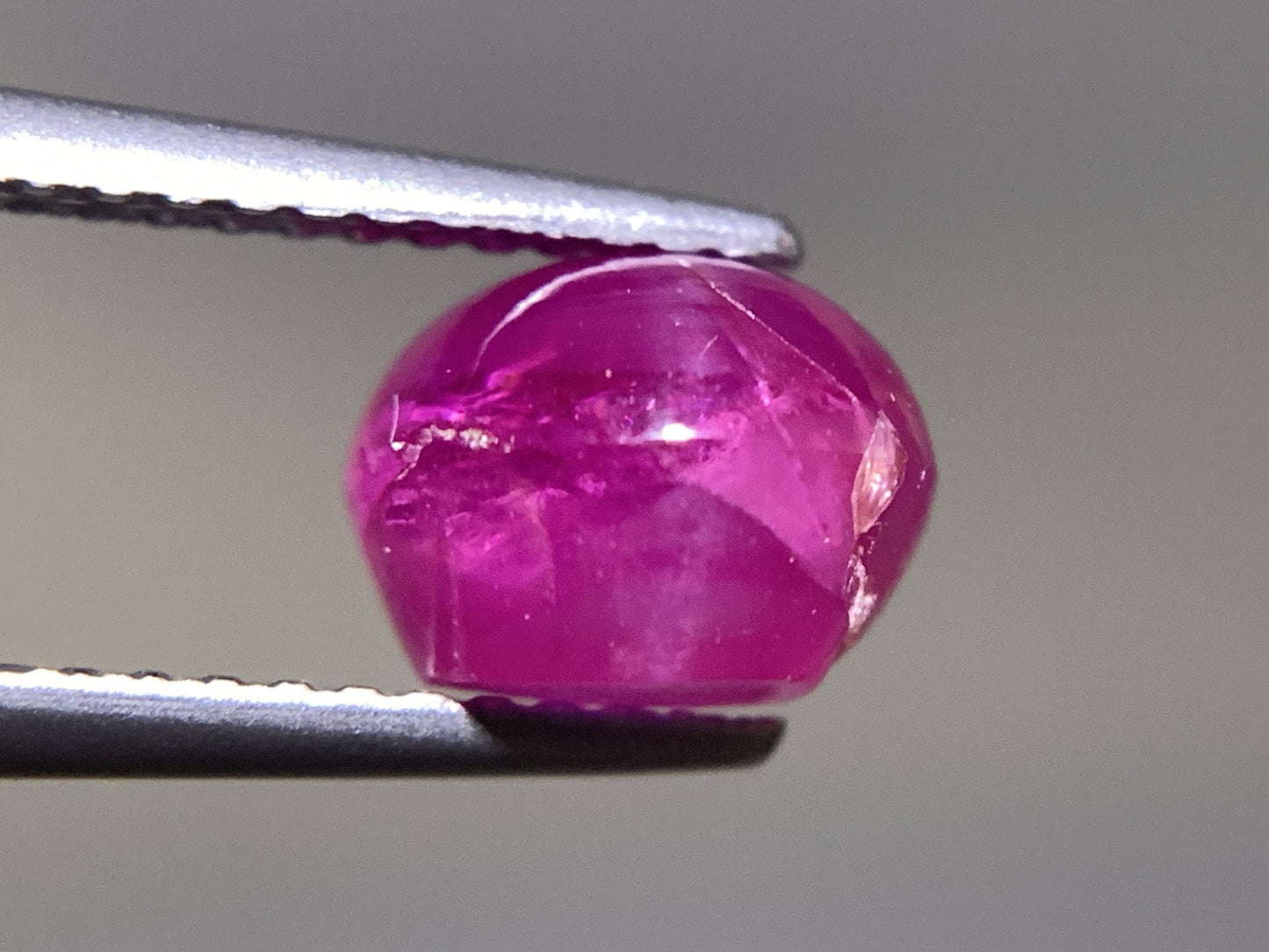 スタールビー 天然 3.347ct 非加熱　ミャンマー産 中央宝石鑑別書付き 7.6㎜×7.1㎜×5.8㎜ ルース（ 裸石 ） 6931Y