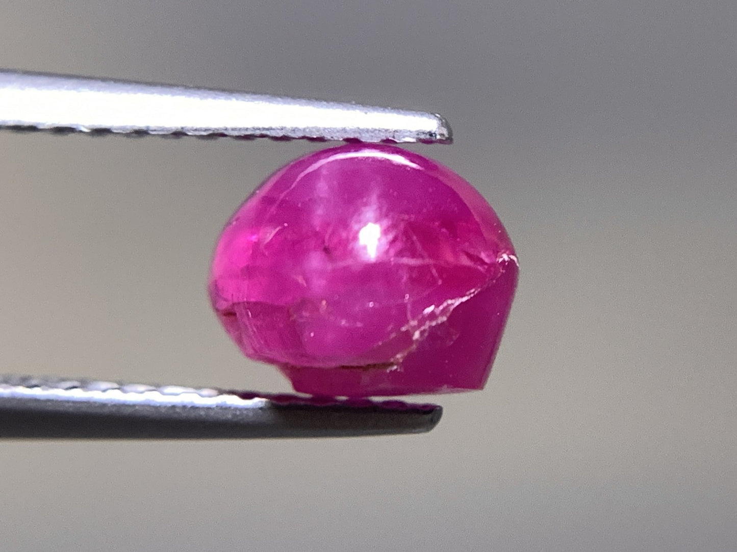 スタールビー 天然 3.347ct 非加熱　ミャンマー産 中央宝石鑑別書付き 7.6㎜×7.1㎜×5.8㎜ ルース（ 裸石 ） 6931Y