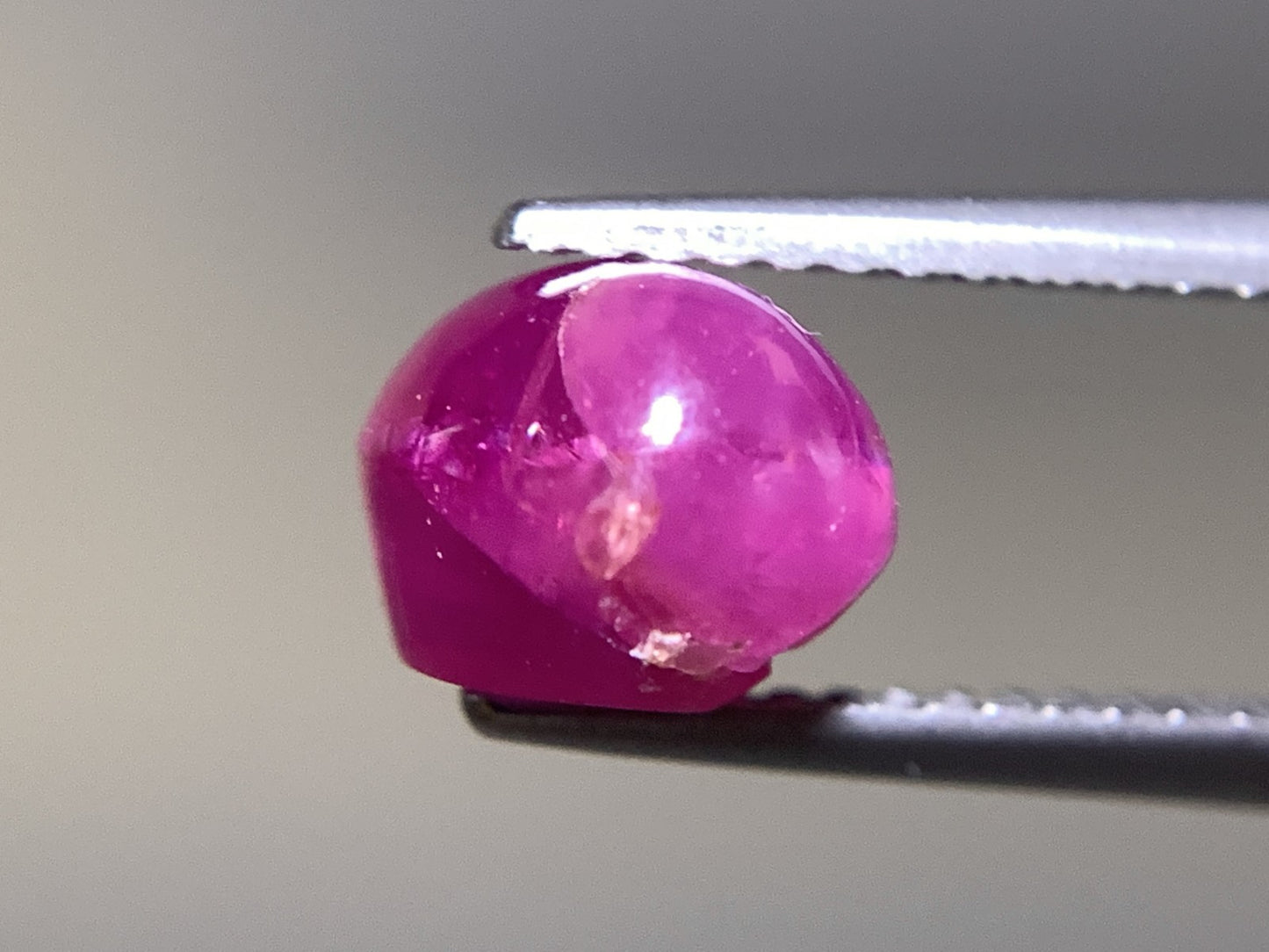 スタールビー 天然 3.347ct 非加熱　ミャンマー産 中央宝石鑑別書付き 7.6㎜×7.1㎜×5.8㎜ ルース（ 裸石 ） 6931Y