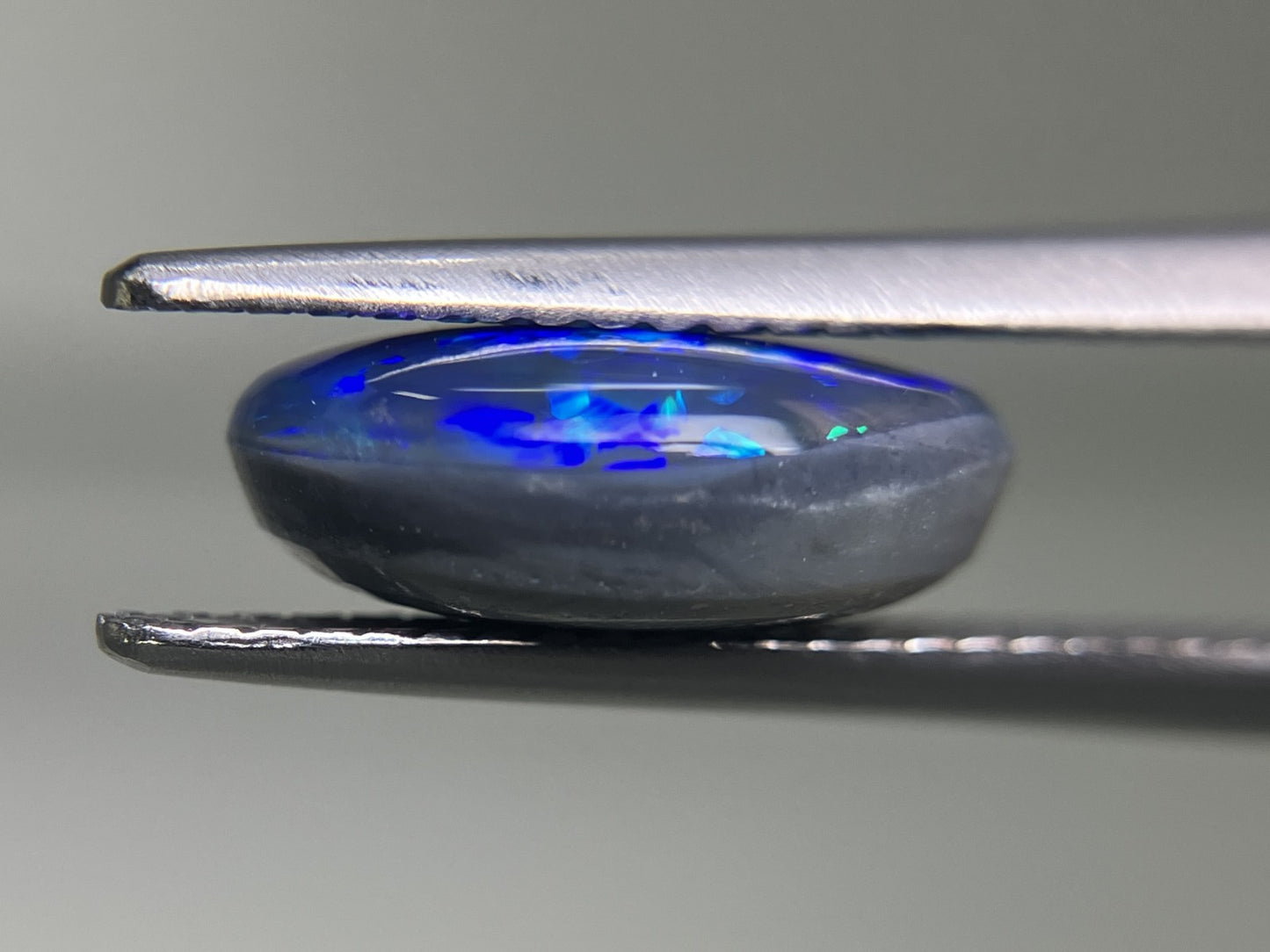 ブラックオパール 2.652ct 宝石ソーティング  11.2㎜×8.5㎜×4.3㎜  ルース（ 裸石 ） 3184YY