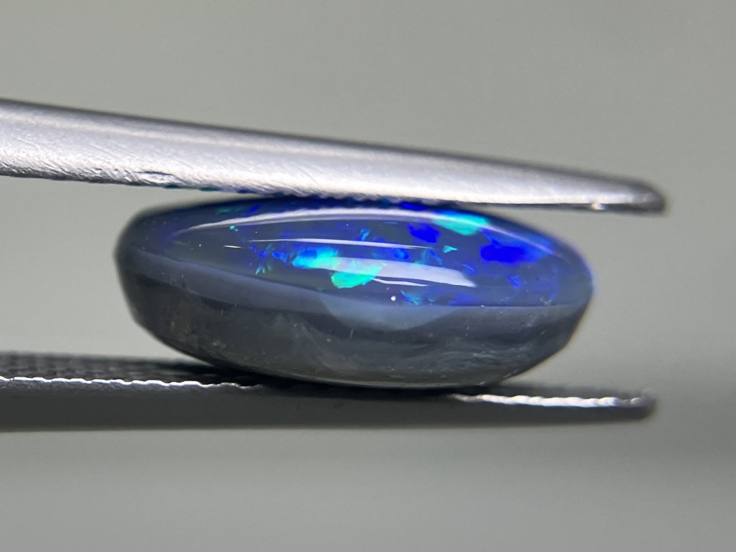 ブラックオパール 2.652ct 宝石ソーティング  11.2㎜×8.5㎜×4.3㎜  ルース（ 裸石 ） 3184YY