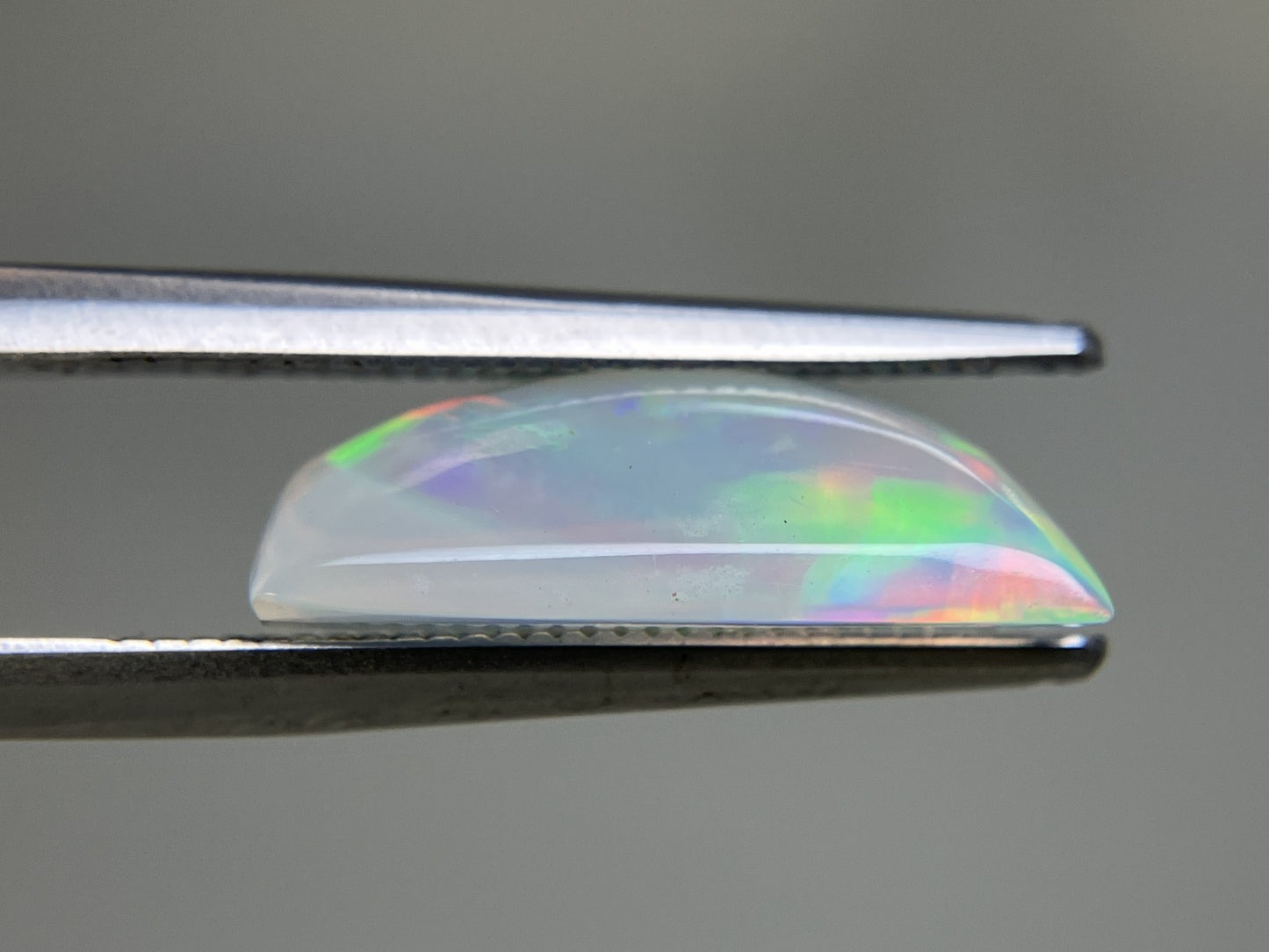 オパール 2.868ct  宝石ソーティング付き  15.5㎜×7.3㎜×4.8㎜  天然 ルース（ 裸石 ） 4577YY