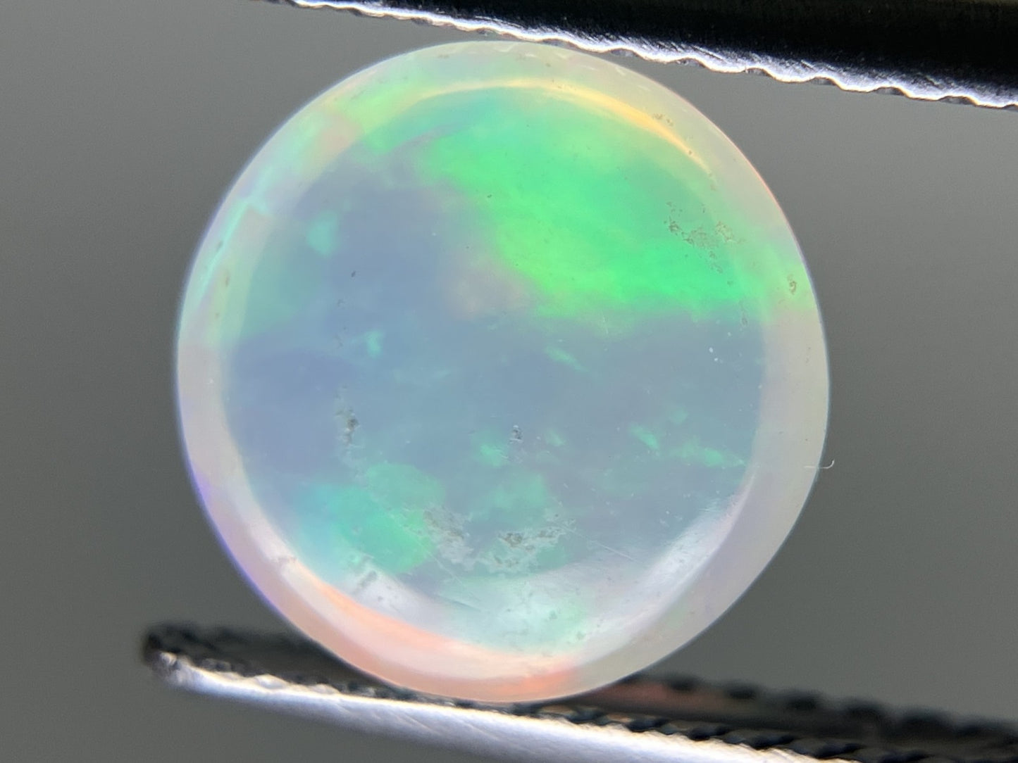 オパール 1.788ct 宝石ソーティング  8.9㎜×8.8㎜×4.9㎜  ルース（ 裸石 ） 3029YY