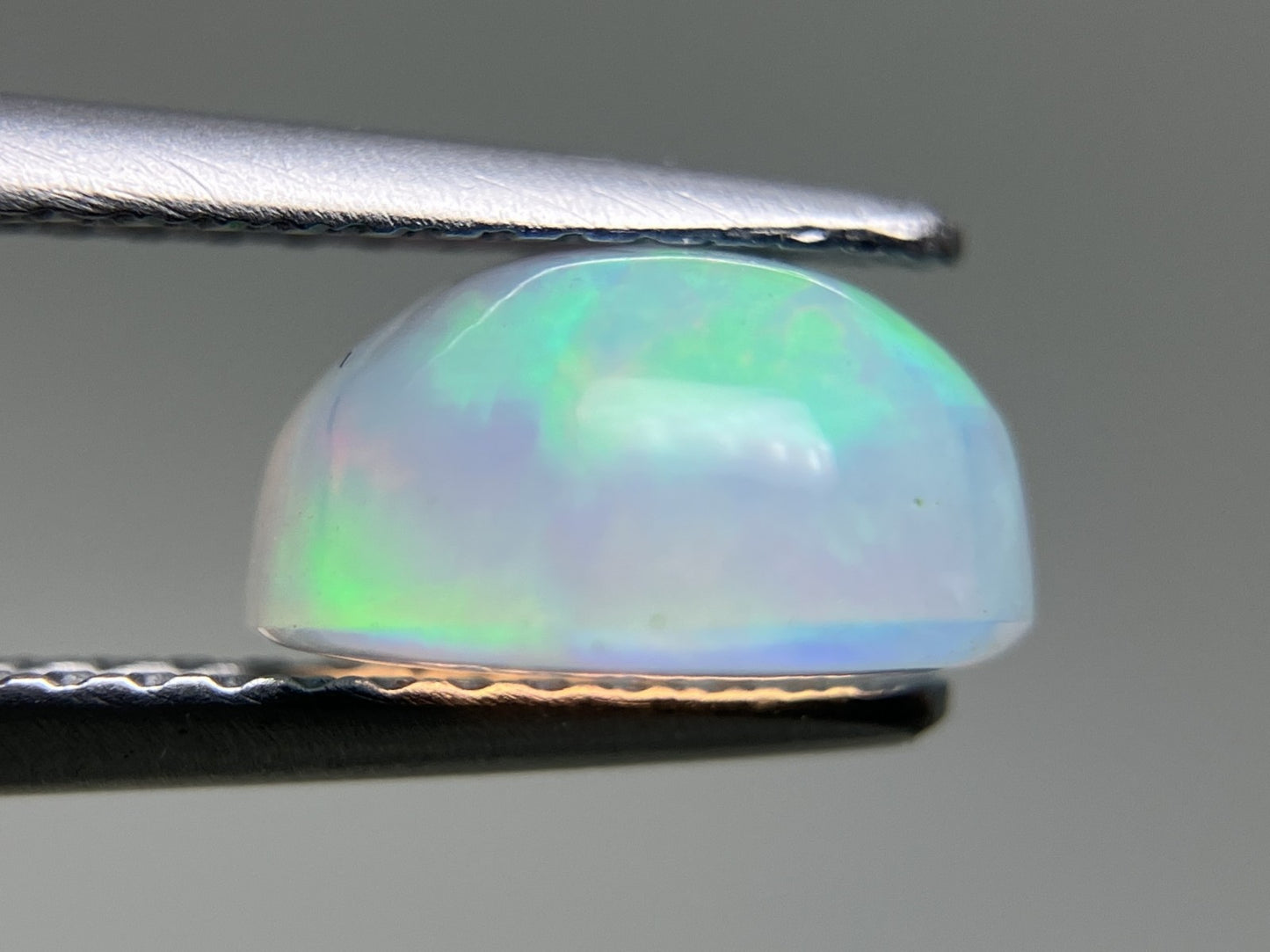 オパール 1.788ct 宝石ソーティング  8.9㎜×8.8㎜×4.9㎜  ルース（ 裸石 ） 3029YY