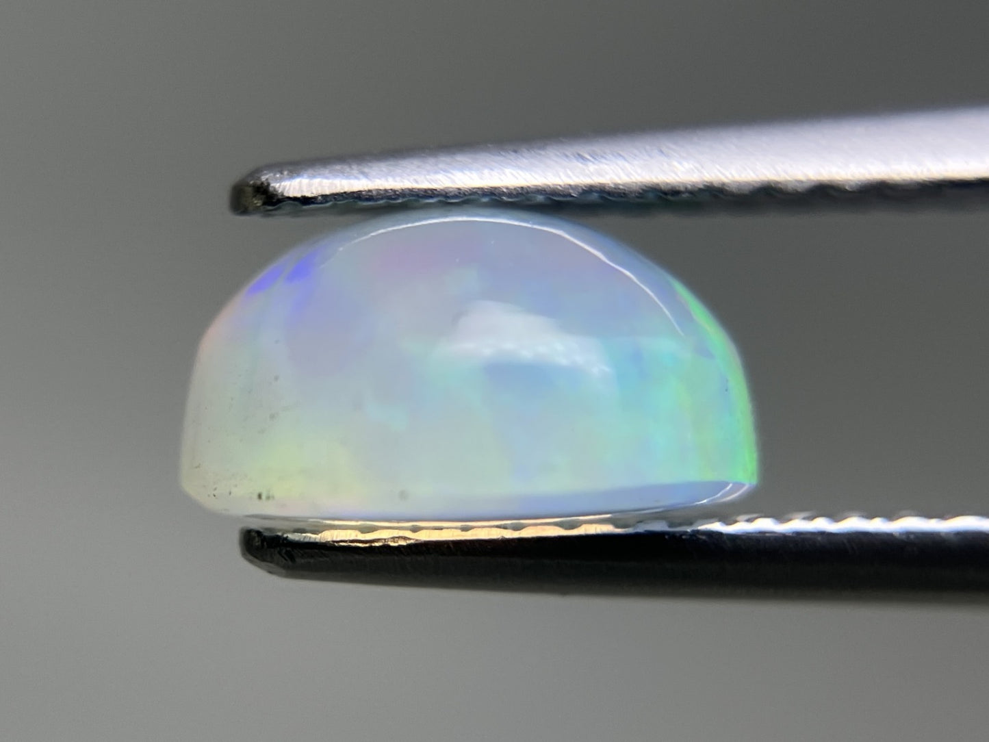 オパール 1.788ct 宝石ソーティング  8.9㎜×8.8㎜×4.9㎜  ルース（ 裸石 ） 3029YY