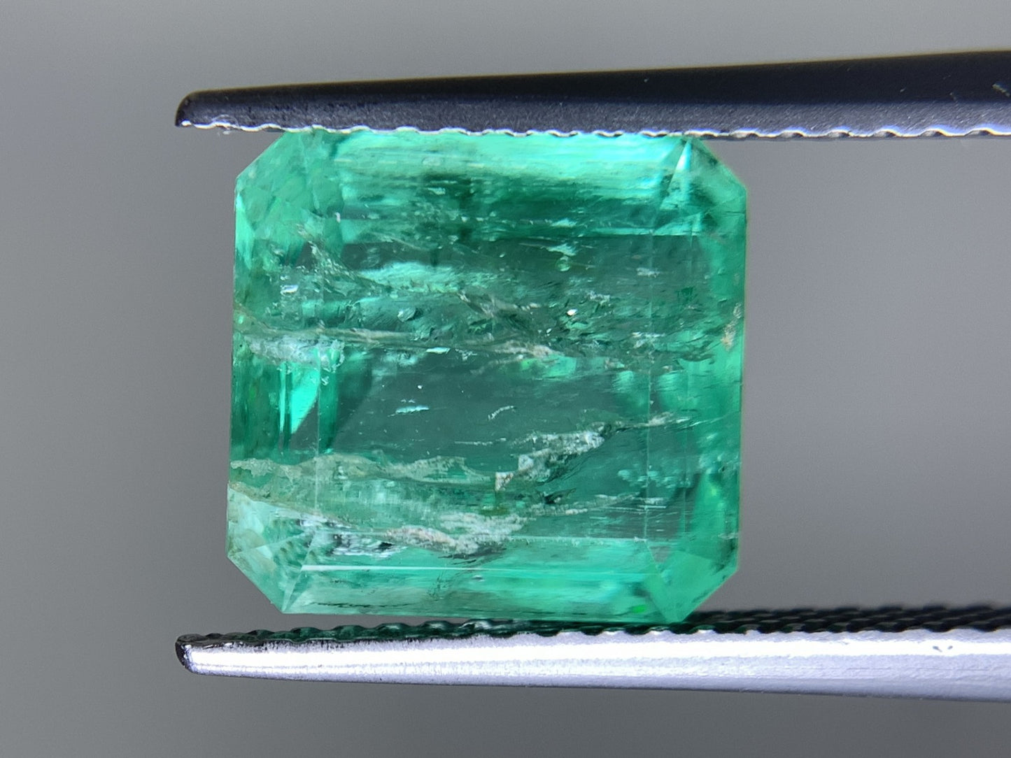 エメラルド 天然 4.312ct 宝石ソーティング付き 10.0㎜×9.6㎜×5.6㎜ ルース（ 裸石 ） 6068Y