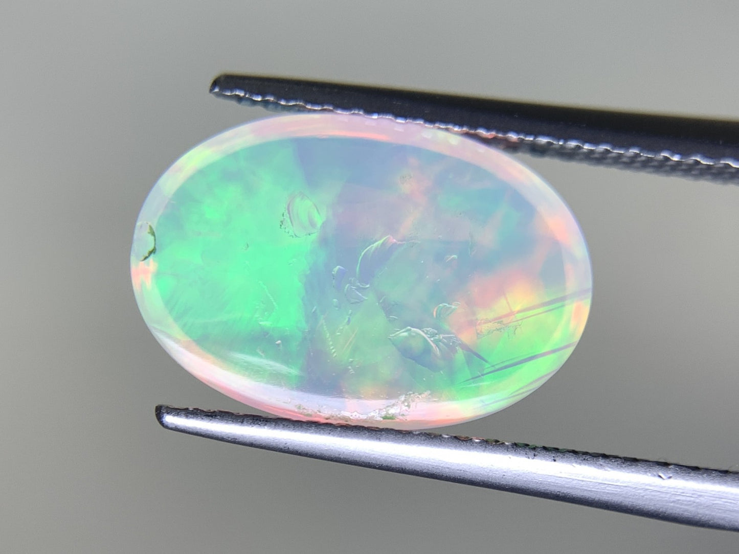 オパール 2.793ct 半クリスタル 宝石ソーティング付き  13.1㎜×9.1㎜×4.3㎜  ルース（ 裸石 ） 3043Y