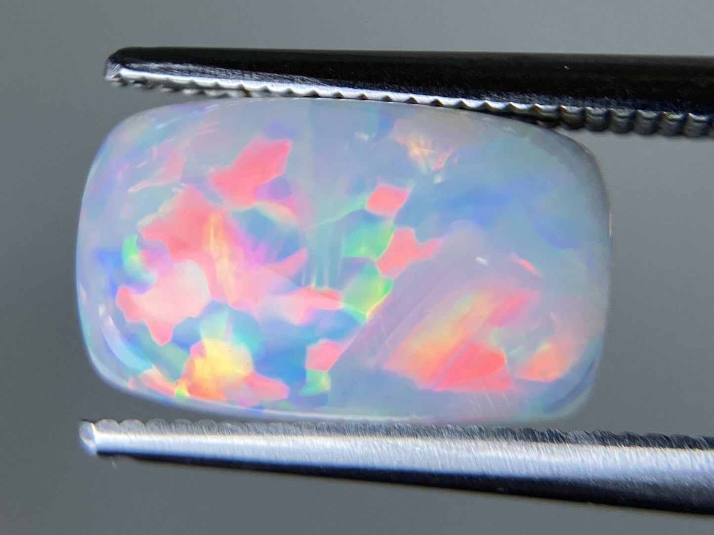 オパール 2.844ct  宝石ソーティング付き  13.1㎜×7.8㎜×4.6㎜  天然 ルース（ 裸石 ） 4558YY