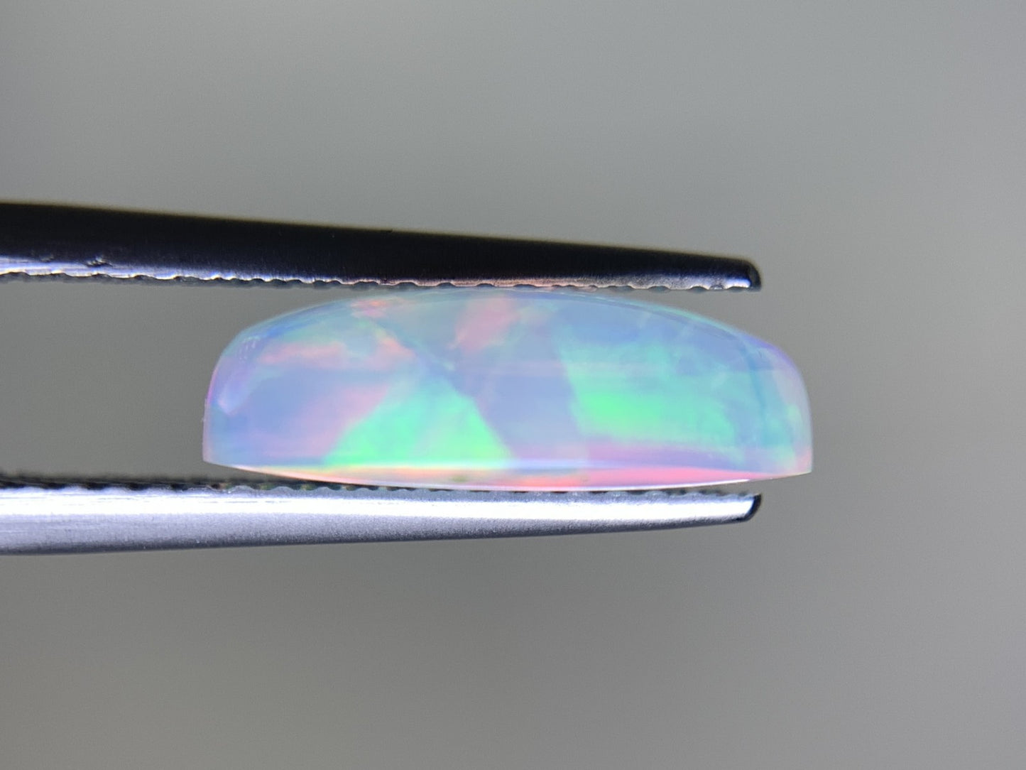 オパール 2.793ct 半クリスタル 宝石ソーティング付き  13.1㎜×9.1㎜×4.3㎜  ルース（ 裸石 ） 3043Y