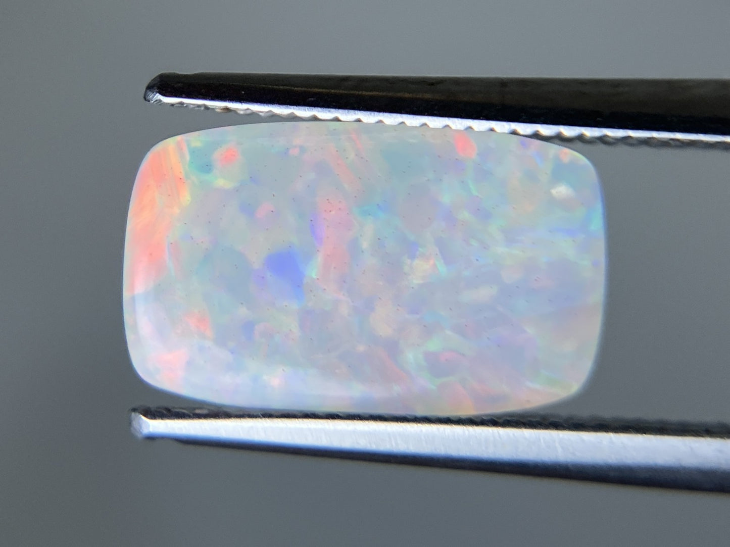 オパール 2.844ct  宝石ソーティング付き  13.1㎜×7.8㎜×4.6㎜  天然 ルース（ 裸石 ） 4558YY