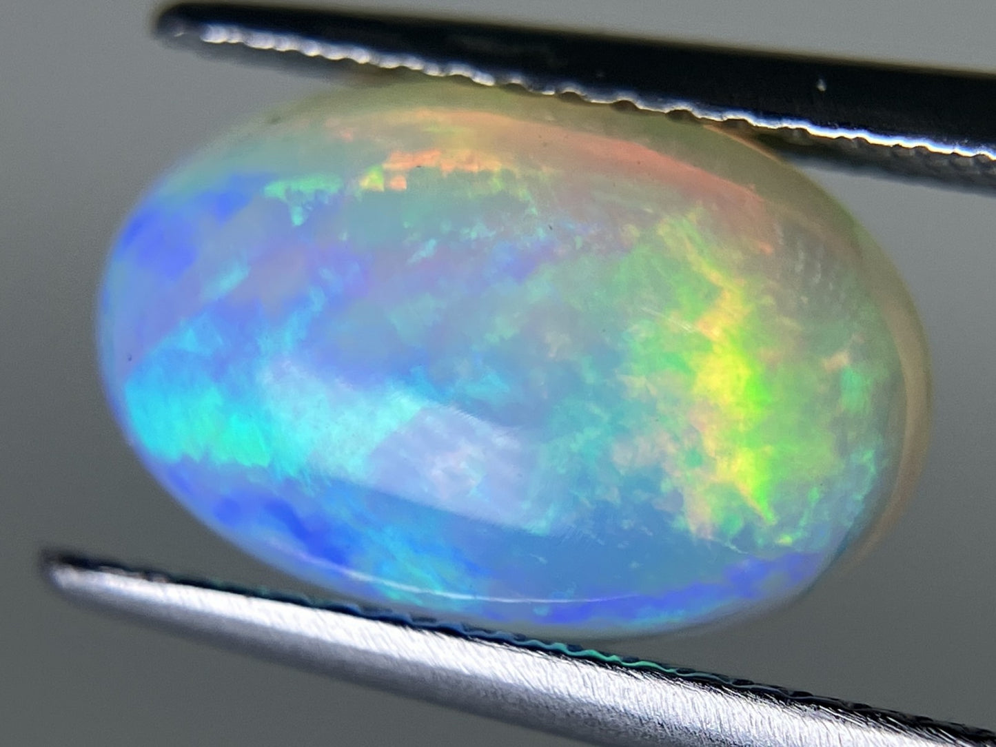 オパール 3.440ct 宝石ソーティング  12.3㎜×7.8㎜×5.8㎜  ルース（ 裸石 ） 3026YY