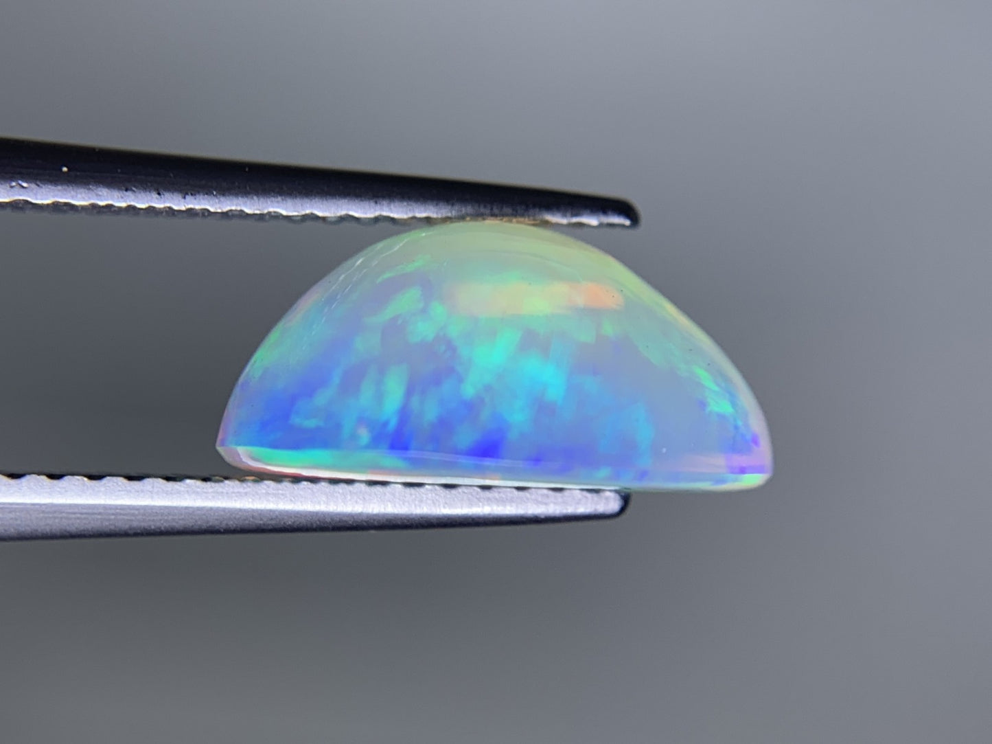 オパール 3.862ct 宝石ソーティング付き  13.1㎜×10.3㎜×6.3㎜  ルース（ 裸石 ） 3965Y