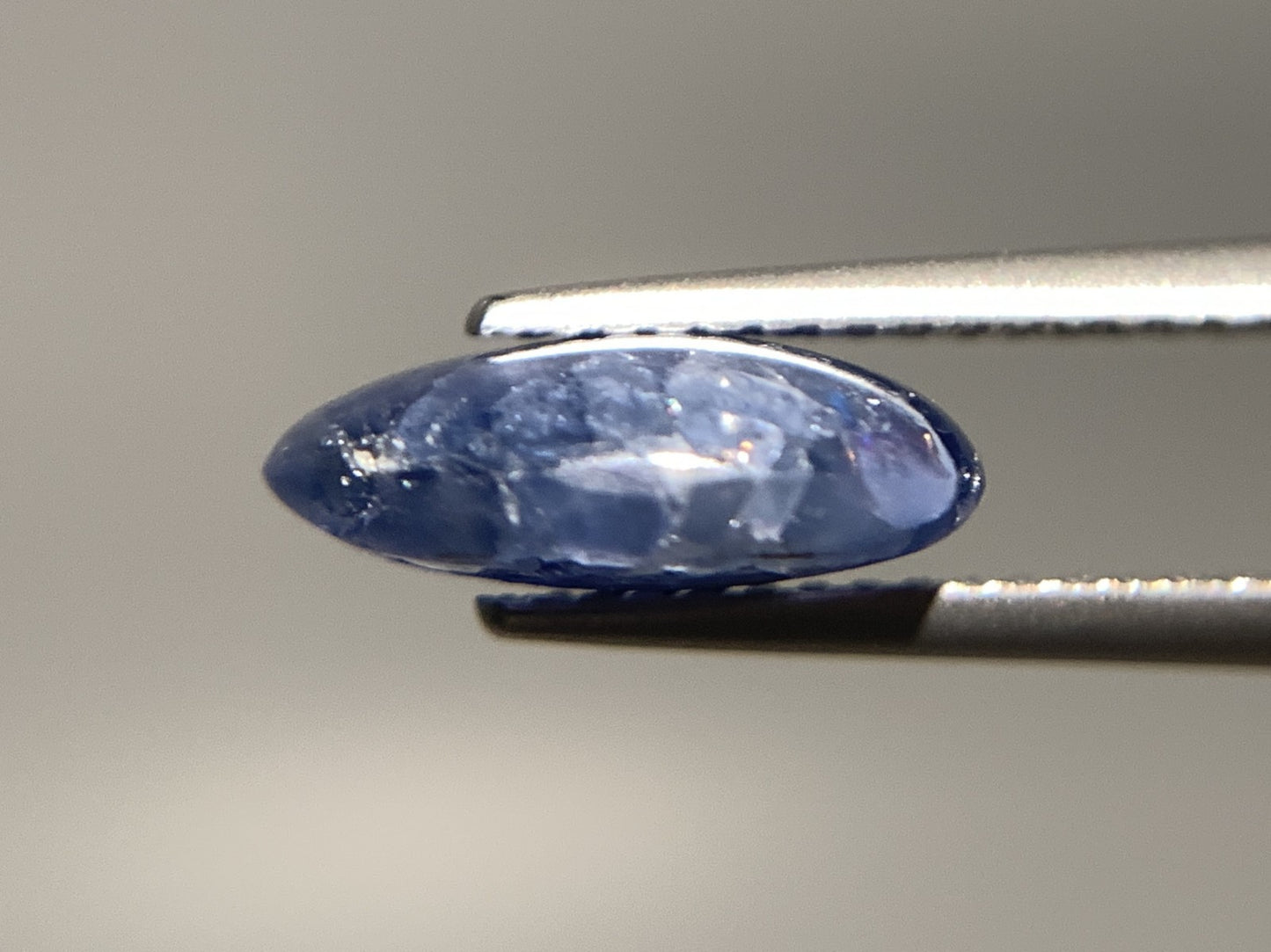 スターサファイア 天然 4.529ct 宝石ソーティング付き 11.2㎜×8.9㎜×4.0㎜ ルース（ 裸石 ） 6958Y