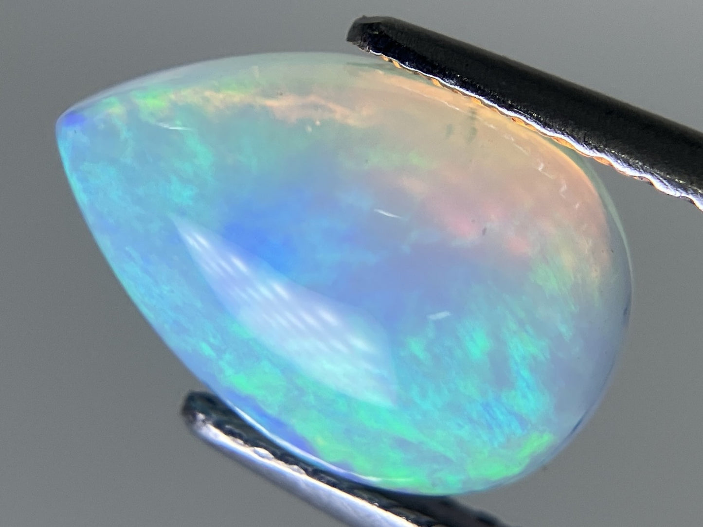 オパール 2.285ct 宝石ソーティング付き  12.1㎜×8.2㎜×4.9㎜  ルース（ 裸石 ） 3020YY