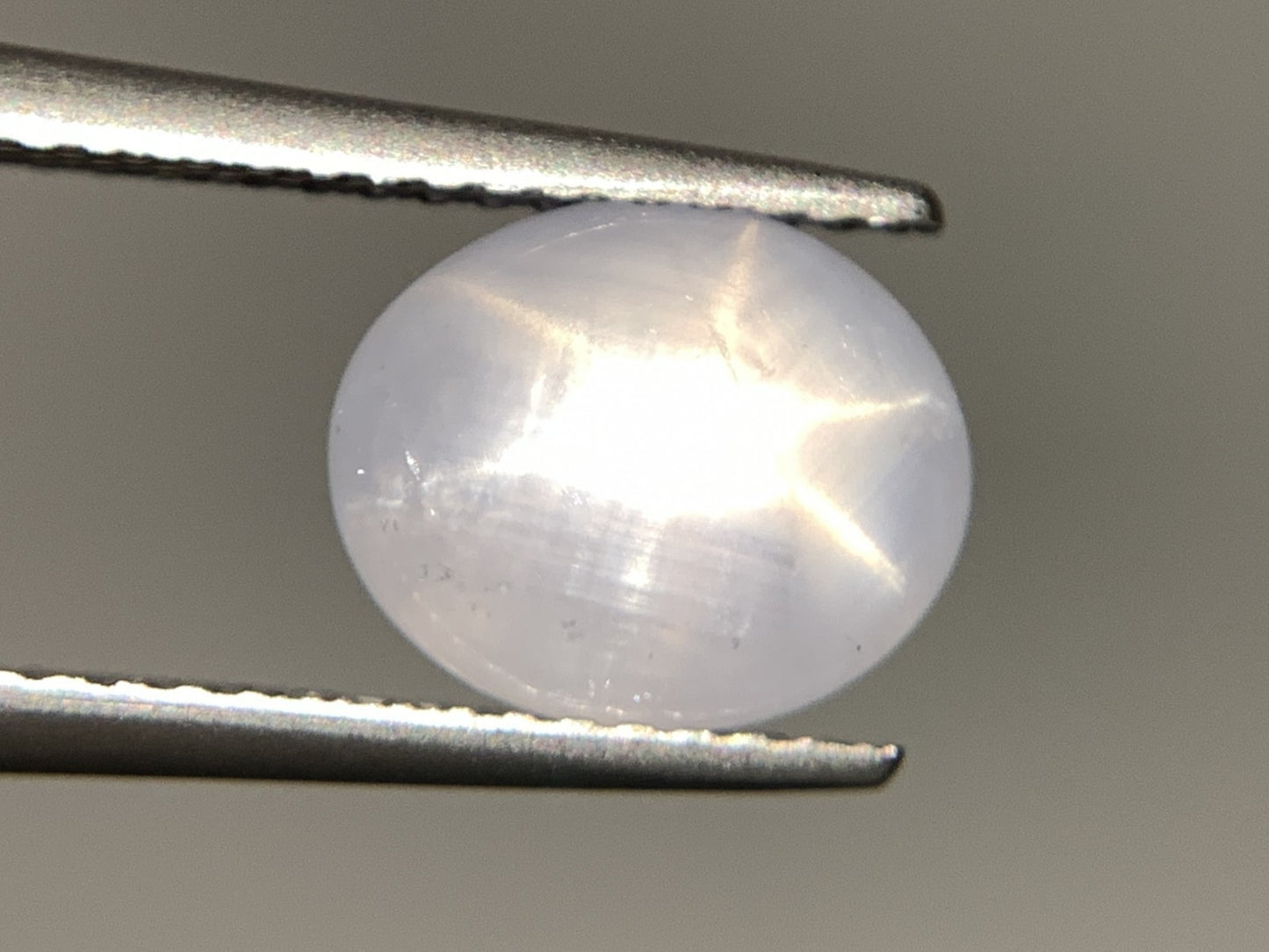 スターサファイア 天然 3.743ct 宝石ソーティング付き 9.3㎜×7.6㎜×5.2㎜ ルース（ 裸石 ） 6954Y