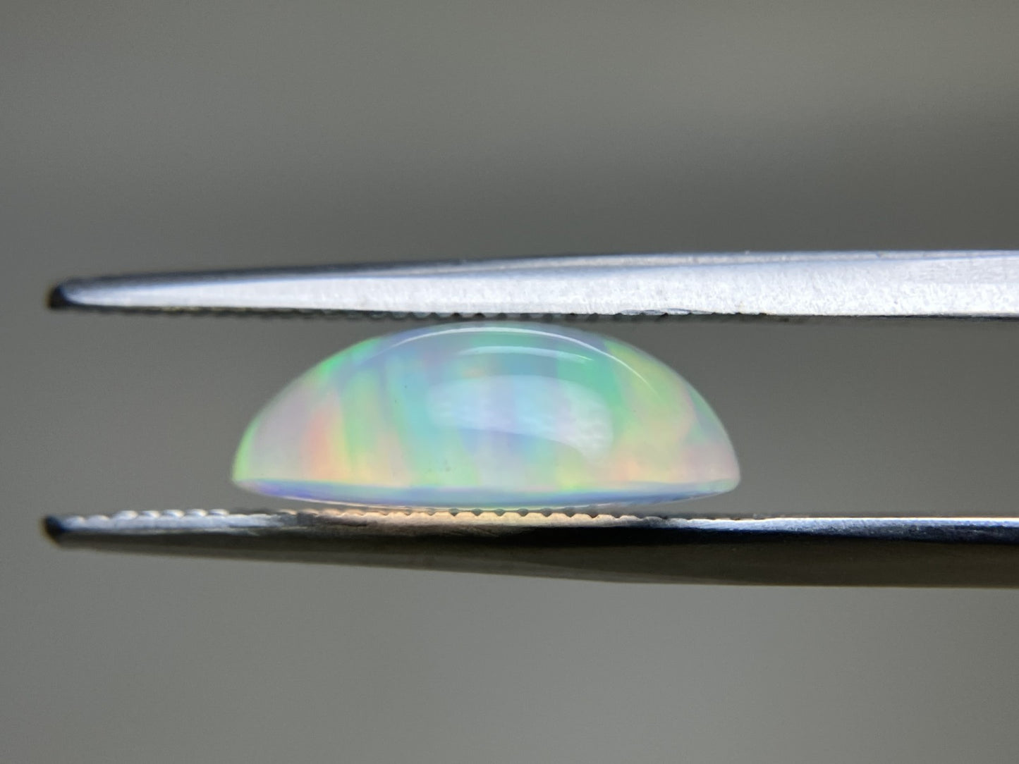 オパール 2.893ct  宝石ソーティング付き  13.1㎜×9.7㎜×4.9㎜  天然 ルース（ 裸石 ） 4543YY