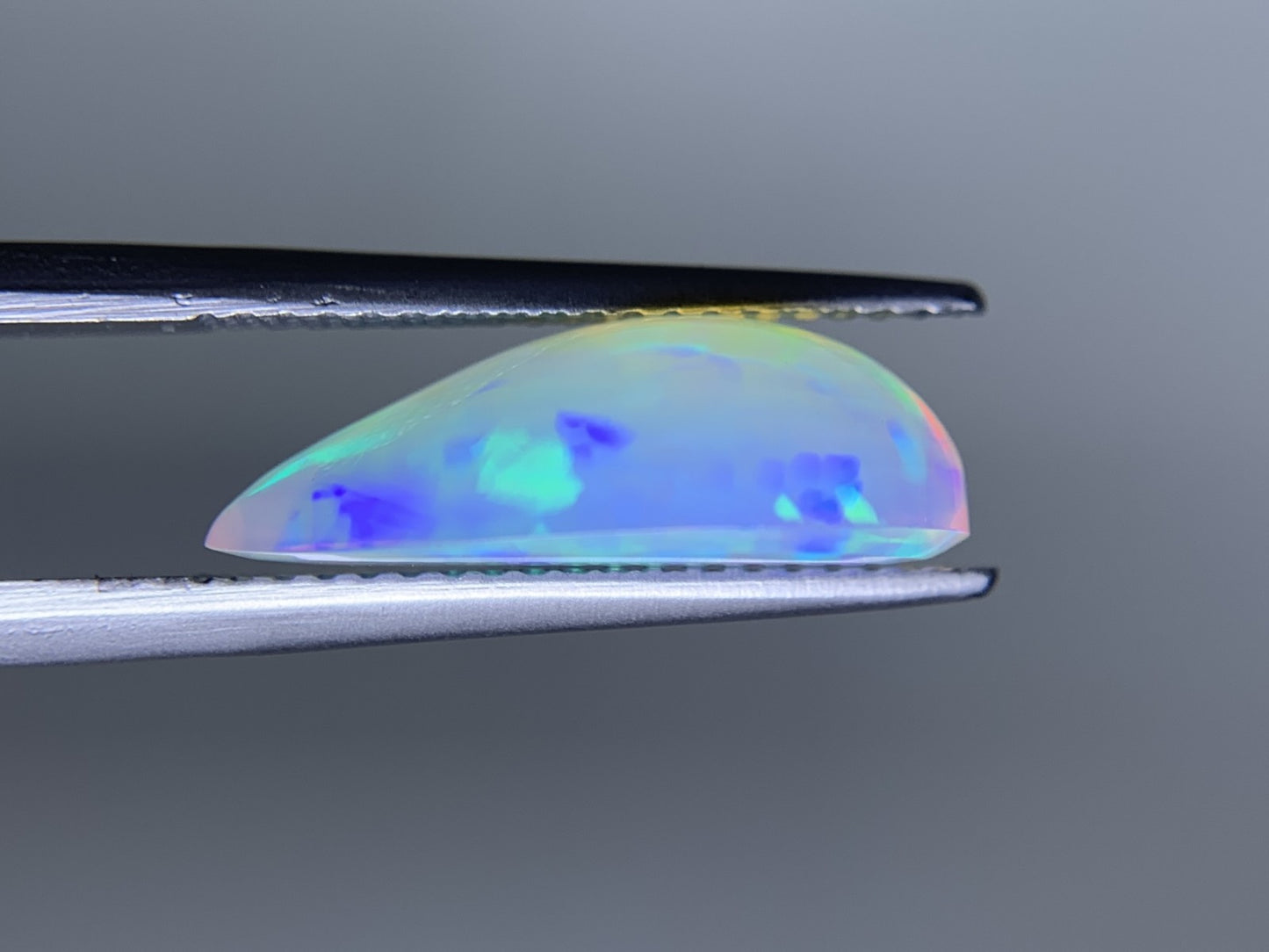 オパール 3.685ct 宝石ソーティング付き  15.8㎜×10.2㎜×5.3㎜  ルース（ 裸石 ） 3877Y
