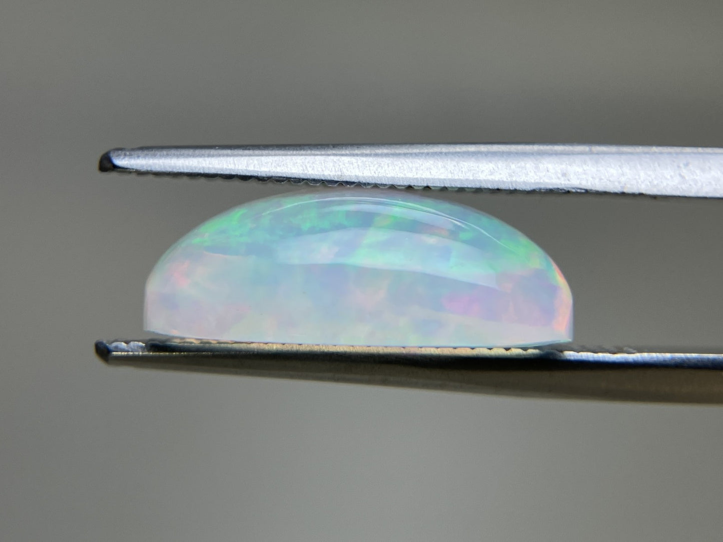オパール 4.170ct  宝石ソーティング付き  15.2㎜×8.7㎜×5.3㎜  天然 ルース（ 裸石 ） 4575YY