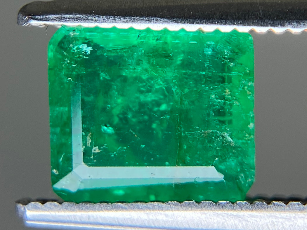 エメラルド 天然 1.144ct 宝石ソーティング付き 7.1㎜×6.2㎜×2.9㎜ ルース（ 裸石 ） 7681YY