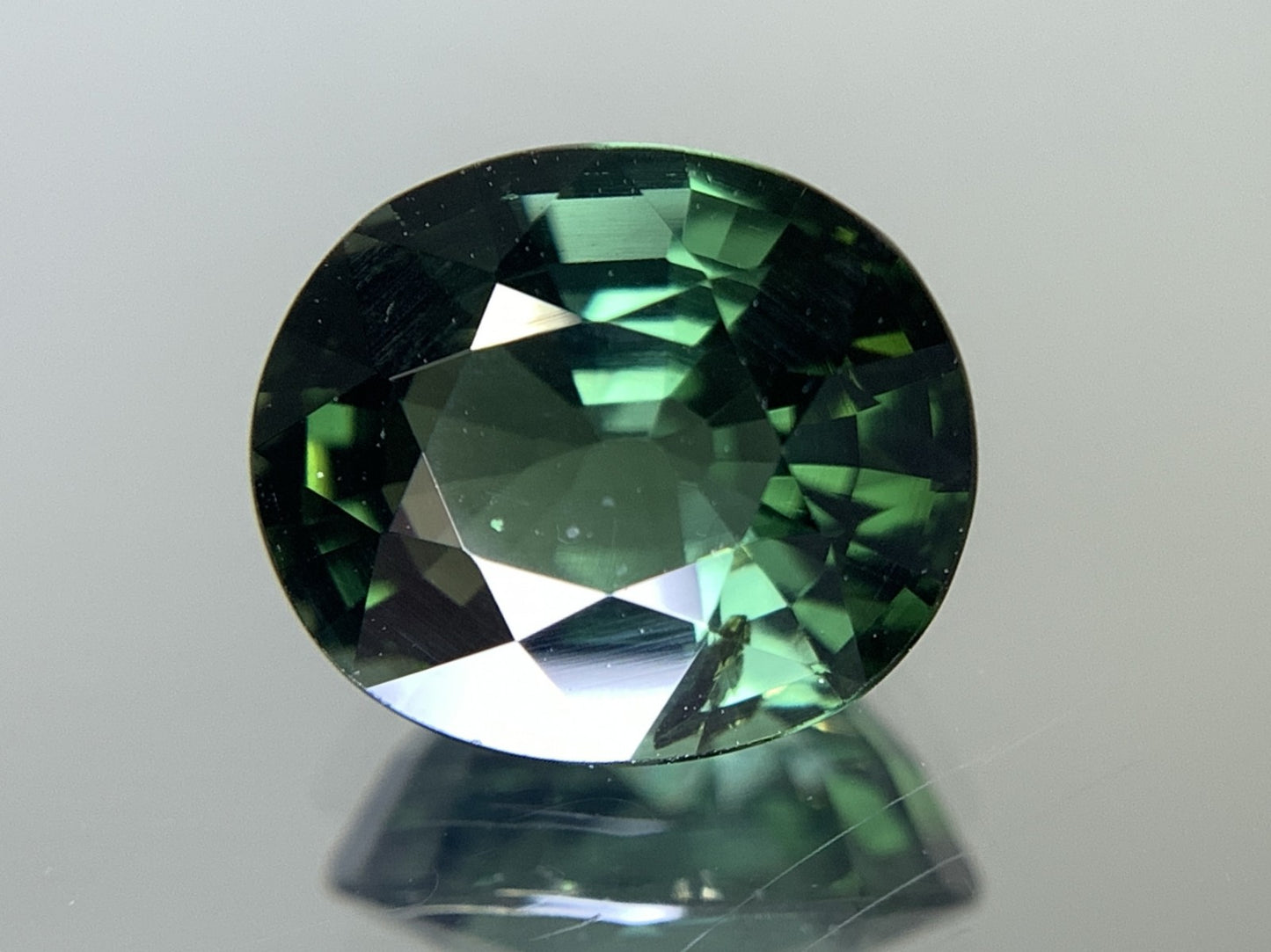 グリーントルマリン 天然  3.082ct  宝石ソーティング付き  9.8㎜×8.4㎜×5.7㎜ ルース（ 裸石 ）  6072Y