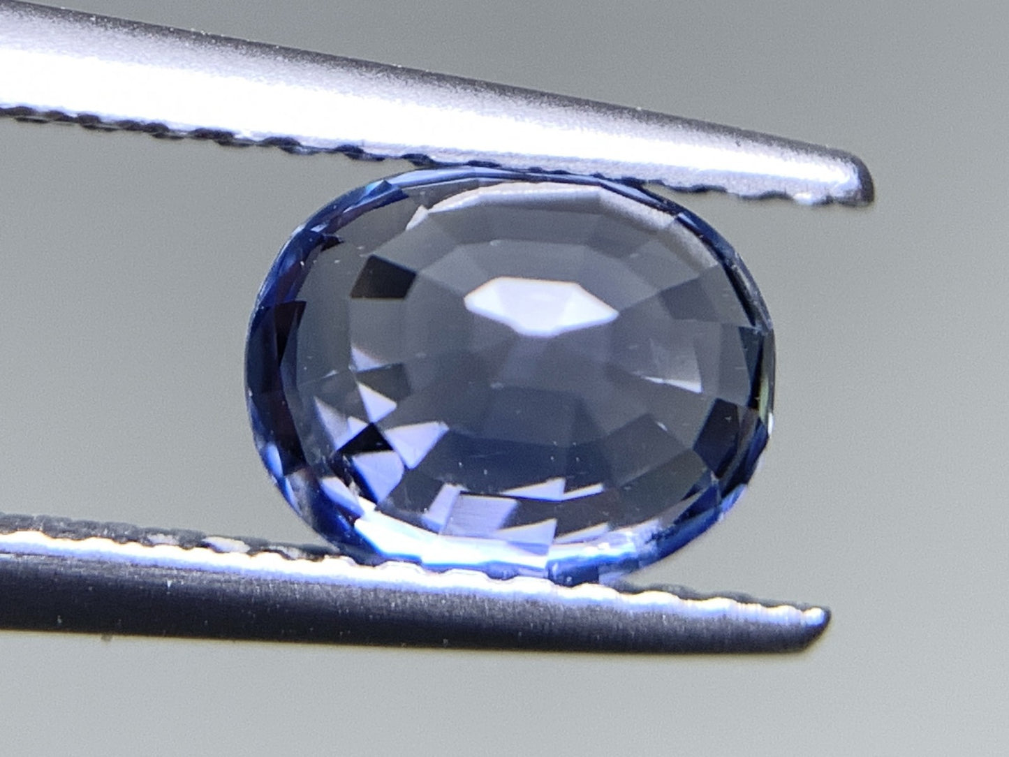 サファイア 1.39ct  GIA宝石鑑別書付き  Sri Lanka 6.83㎜×5.45㎜×4.02㎜   天然 ルース（ 裸石 ）   5129Y